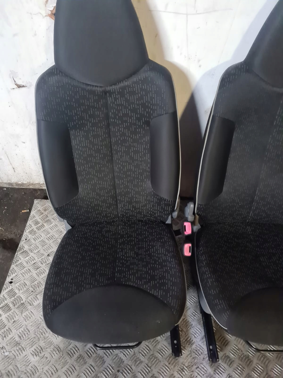 FOTEL PRAWY PEUGEOT 107 5D Typ samochodu Samochody osobowe