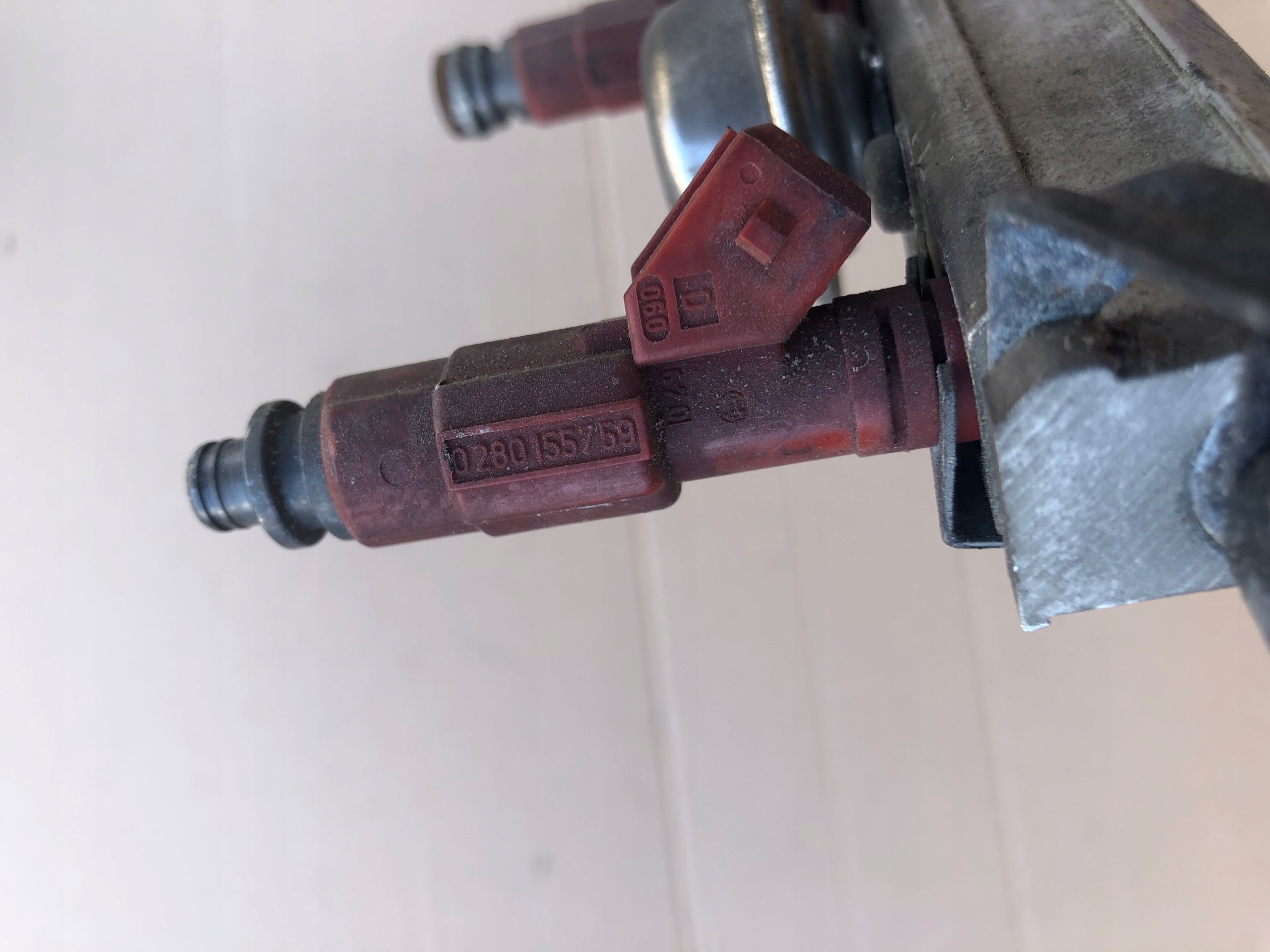 LISTWA WTRYSKOWA WTRYSKIWACZ VOLVO S70 V70 2.3 T Producent części Volvo OE