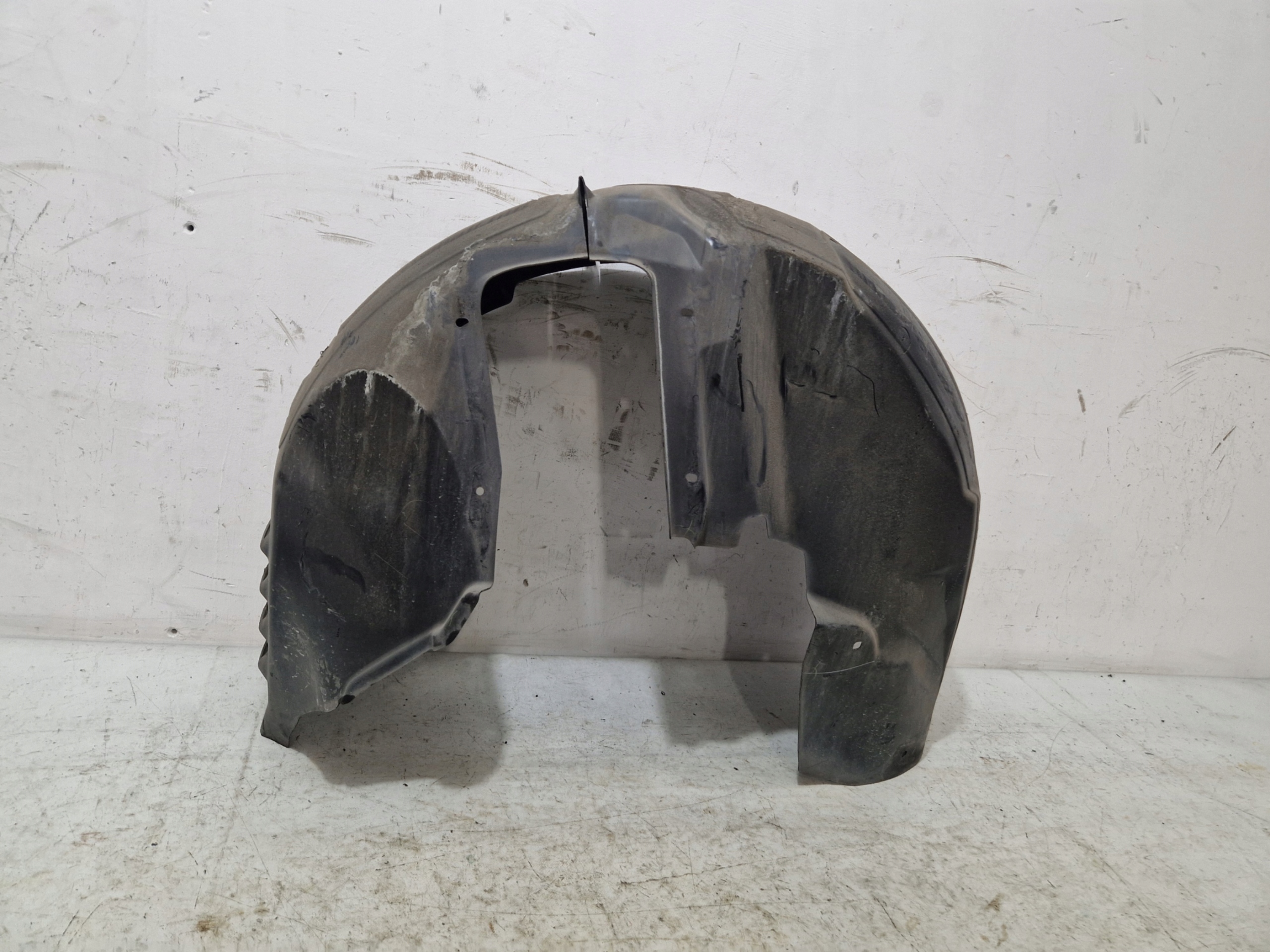 DODGE CHARGER 2015 - mudguard SRT left rear part rear. 68223875AC SRT