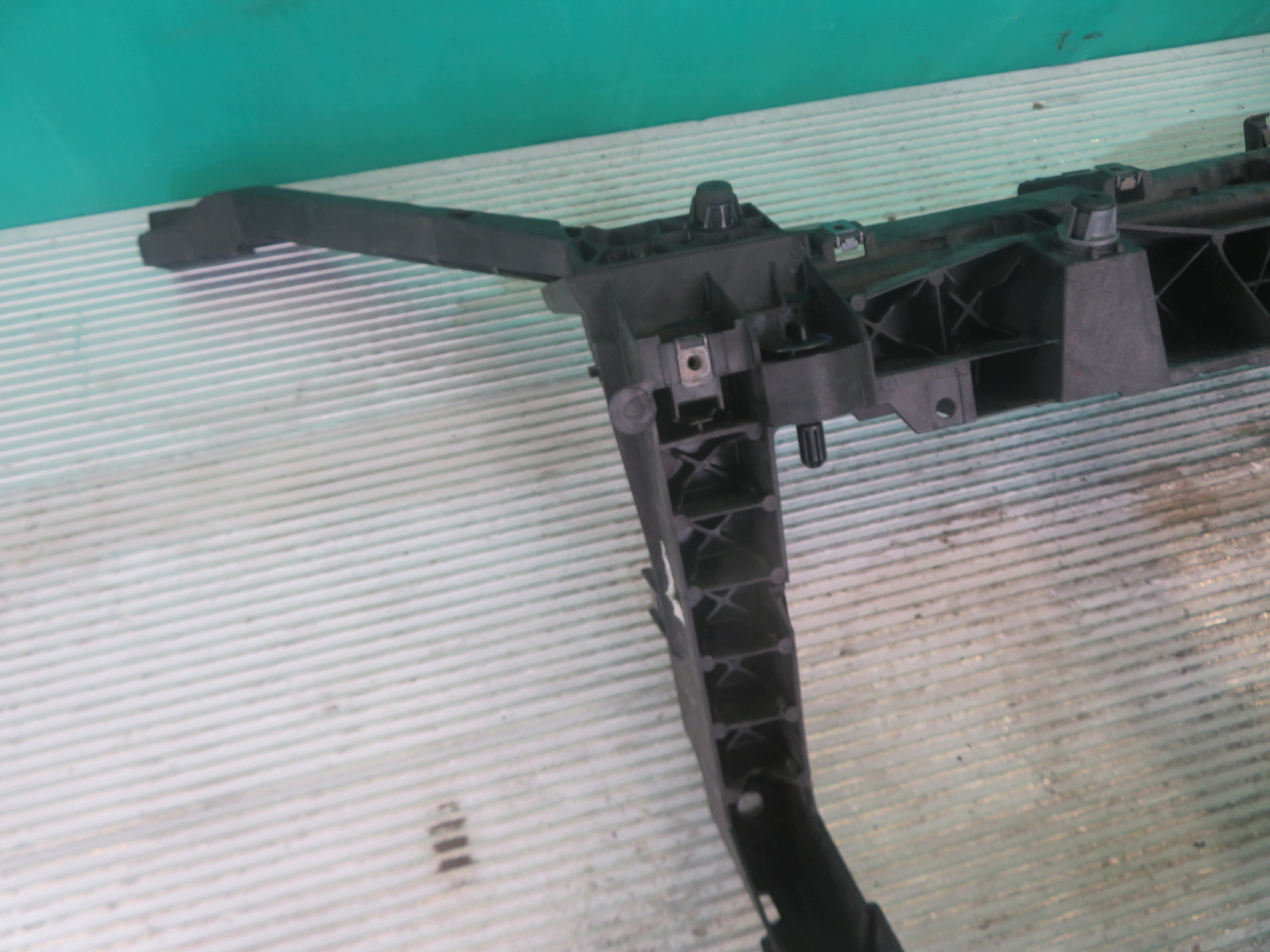 support panel for radiators pillar RENAULT TRAFIC OPEL VIVARO 20R 625001299R