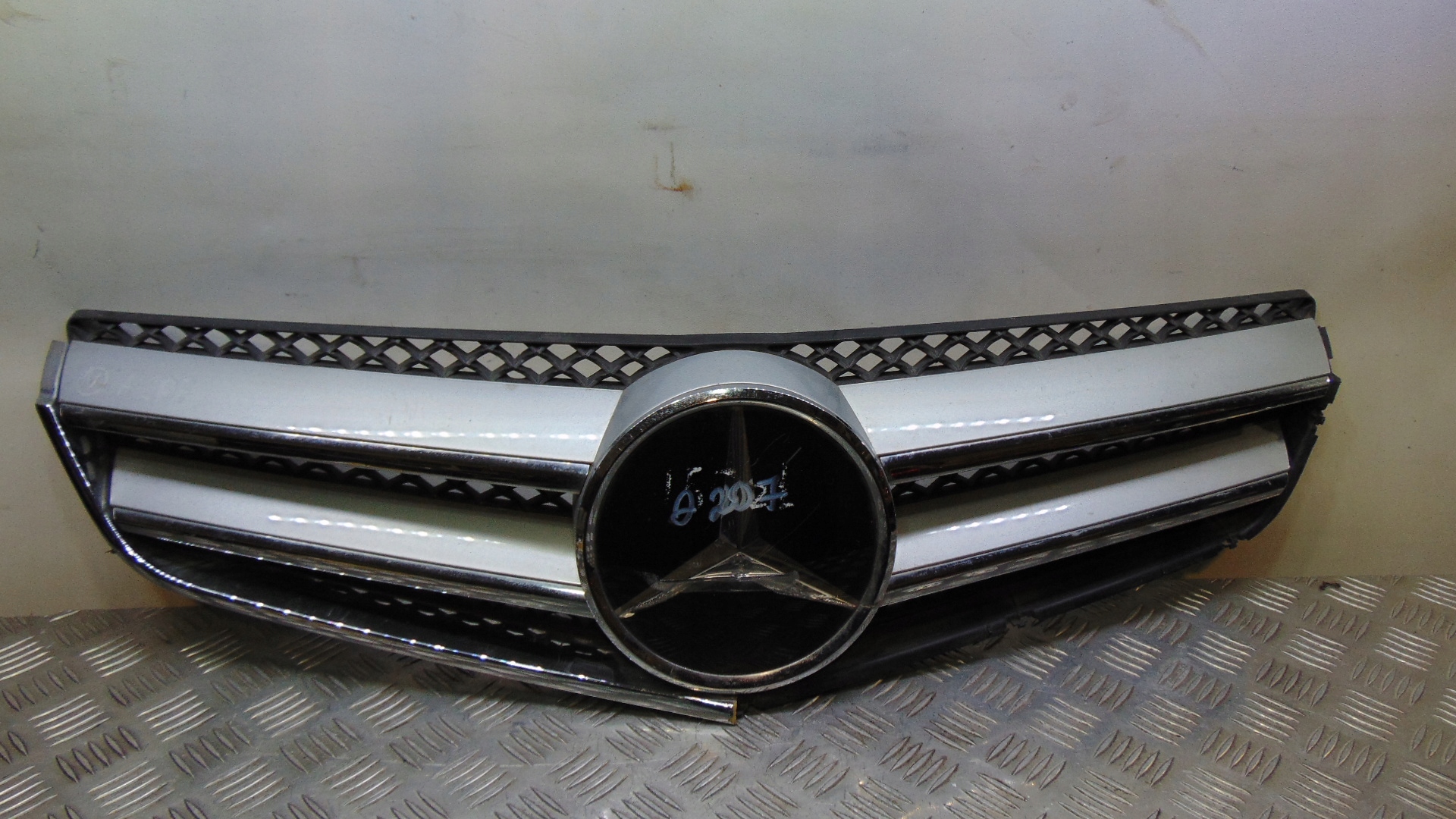 Mercedes-Benz E-Klasse W207 Kühlergrill FRONTGRILL Kühlergitter A2078880283 - Thumbnail 1