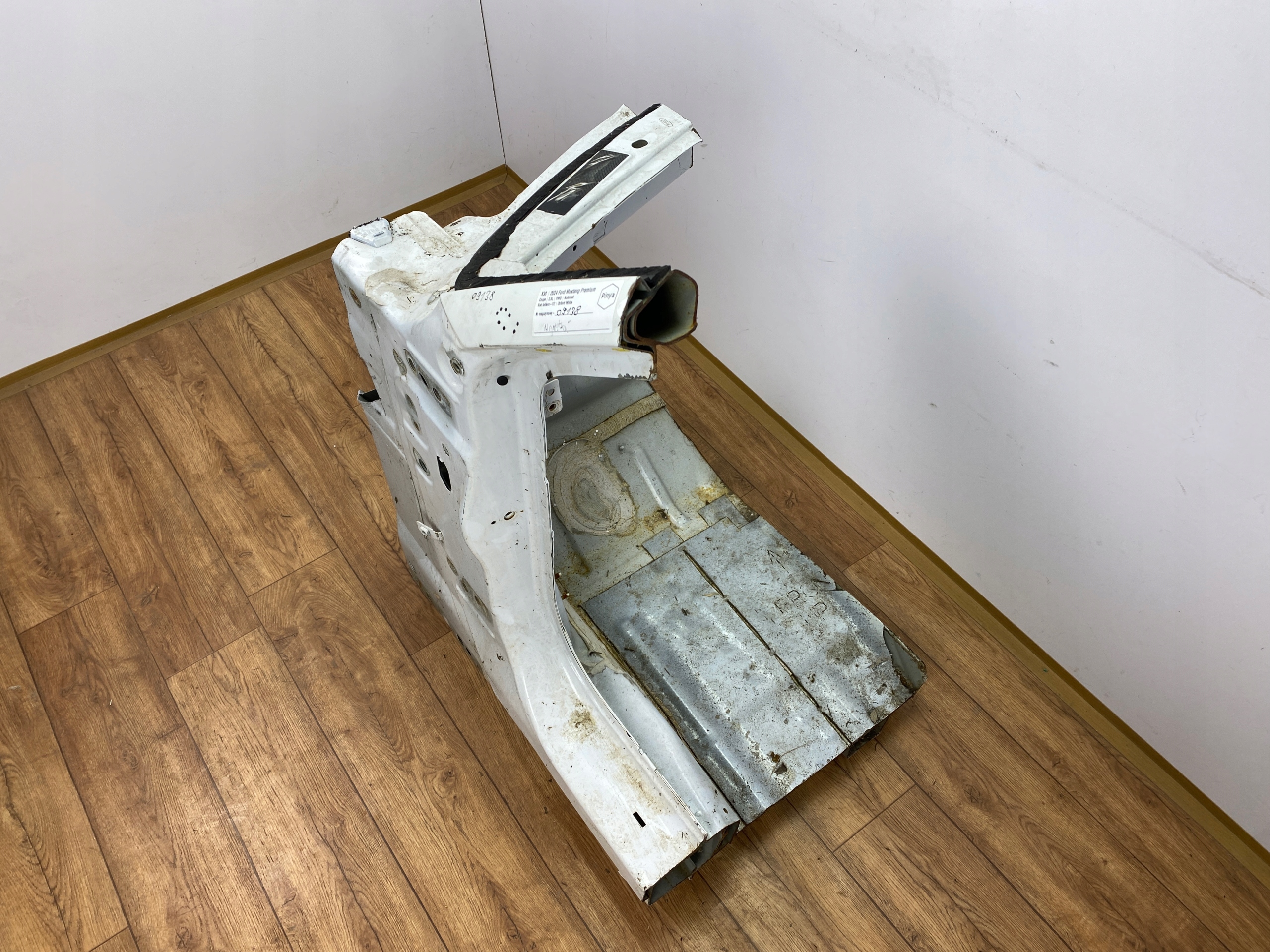 pillar quarter left front Ford Mustang 2015+ USA