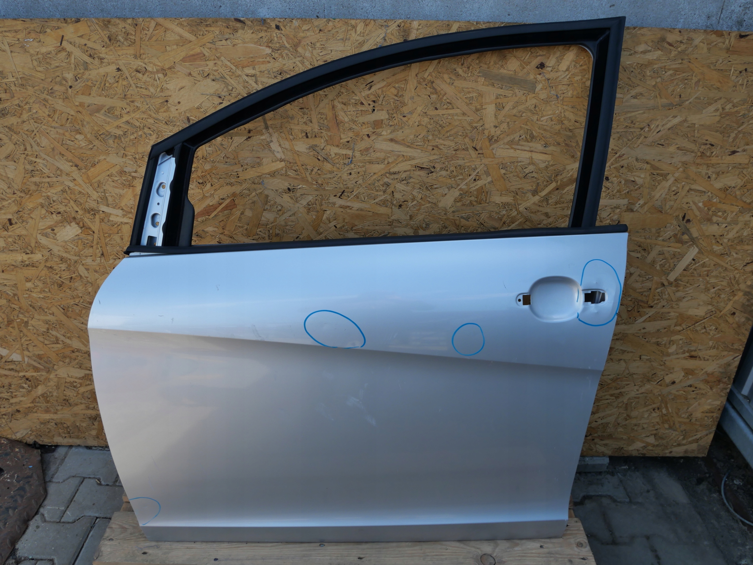dveře levý předek přední SEAT TOLEDO III