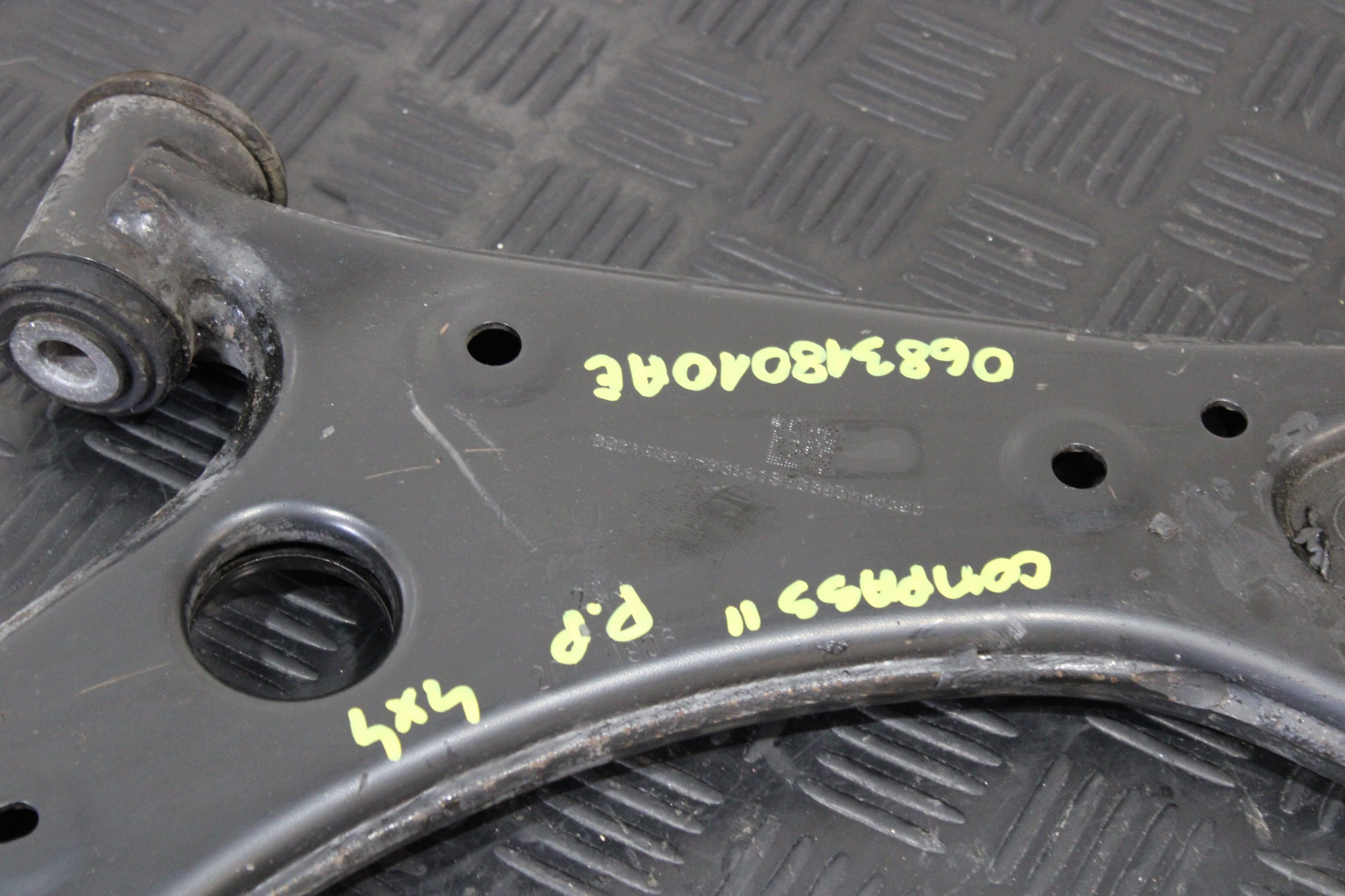 arm right front 068318010AE JEEP COMPASS II 2 1.4T