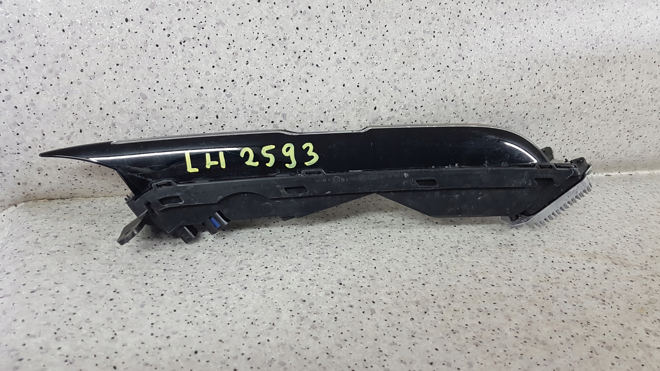 PORSCHE CAYENNE III LIFT 2023 - left light DRL LED 2593