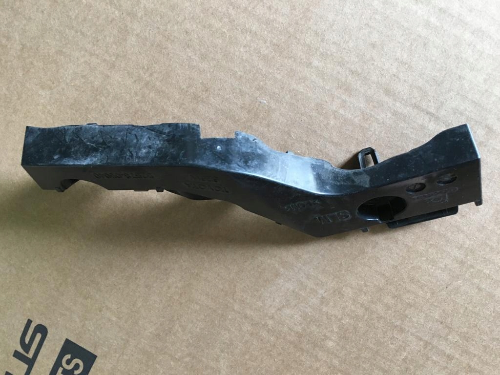 bumper bracket left rear part TOYOTA AVENSIS T27 15