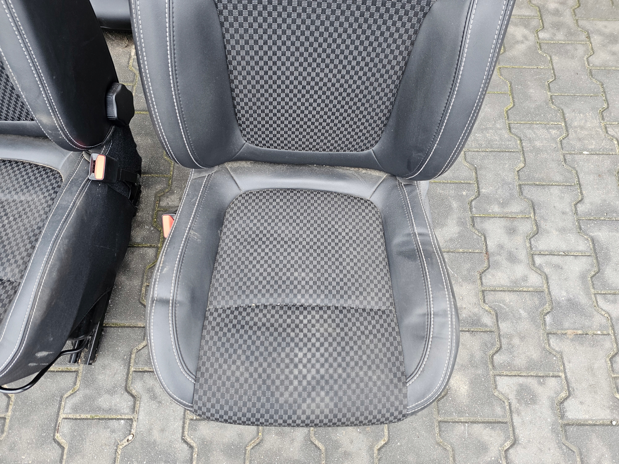 RENAULT CLIO IV HB 5D Siège KOMPLET EU