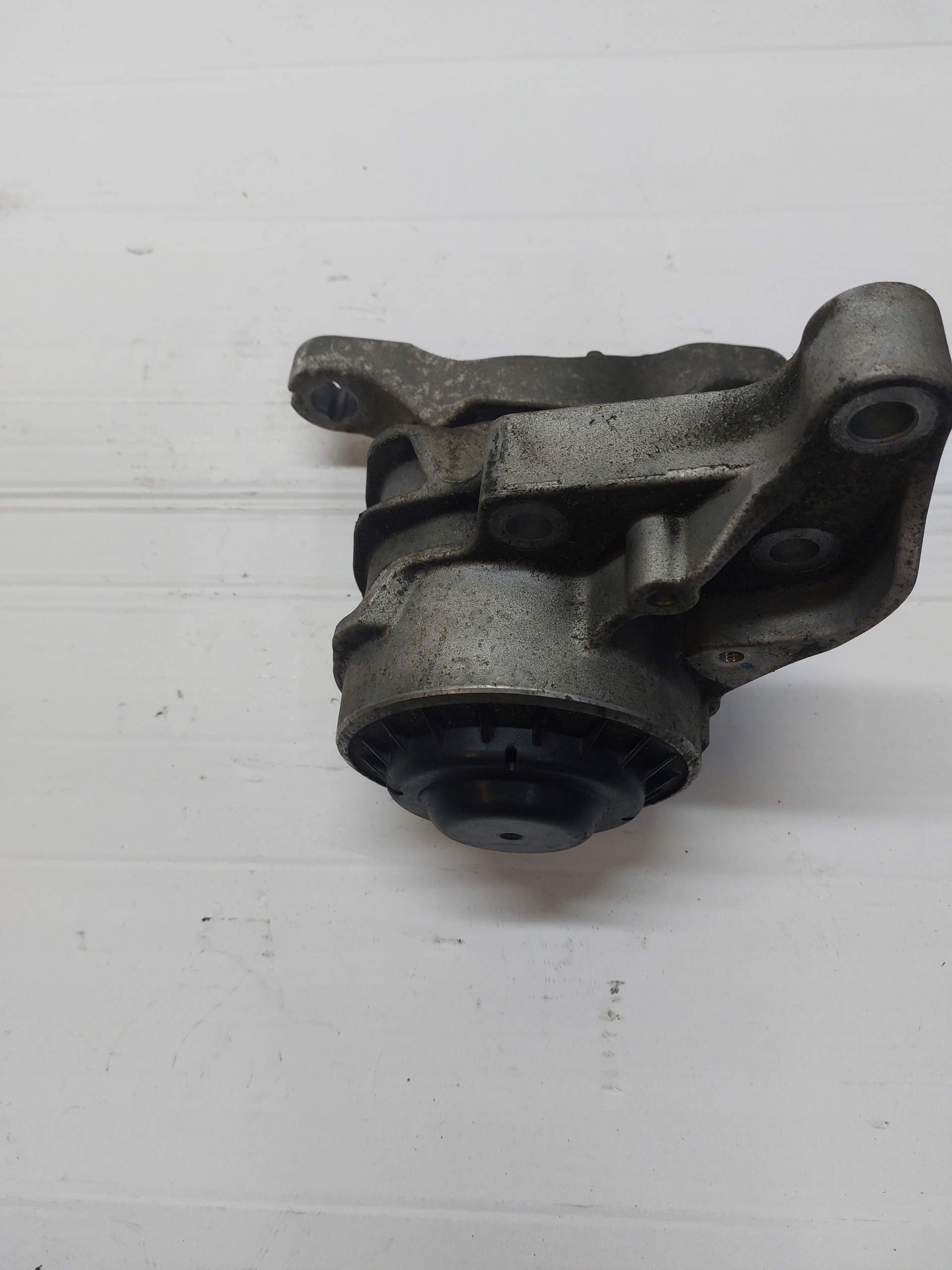 engine mount FORD MONDEO MK5 2.0 TDCI DS73-GF012-GG