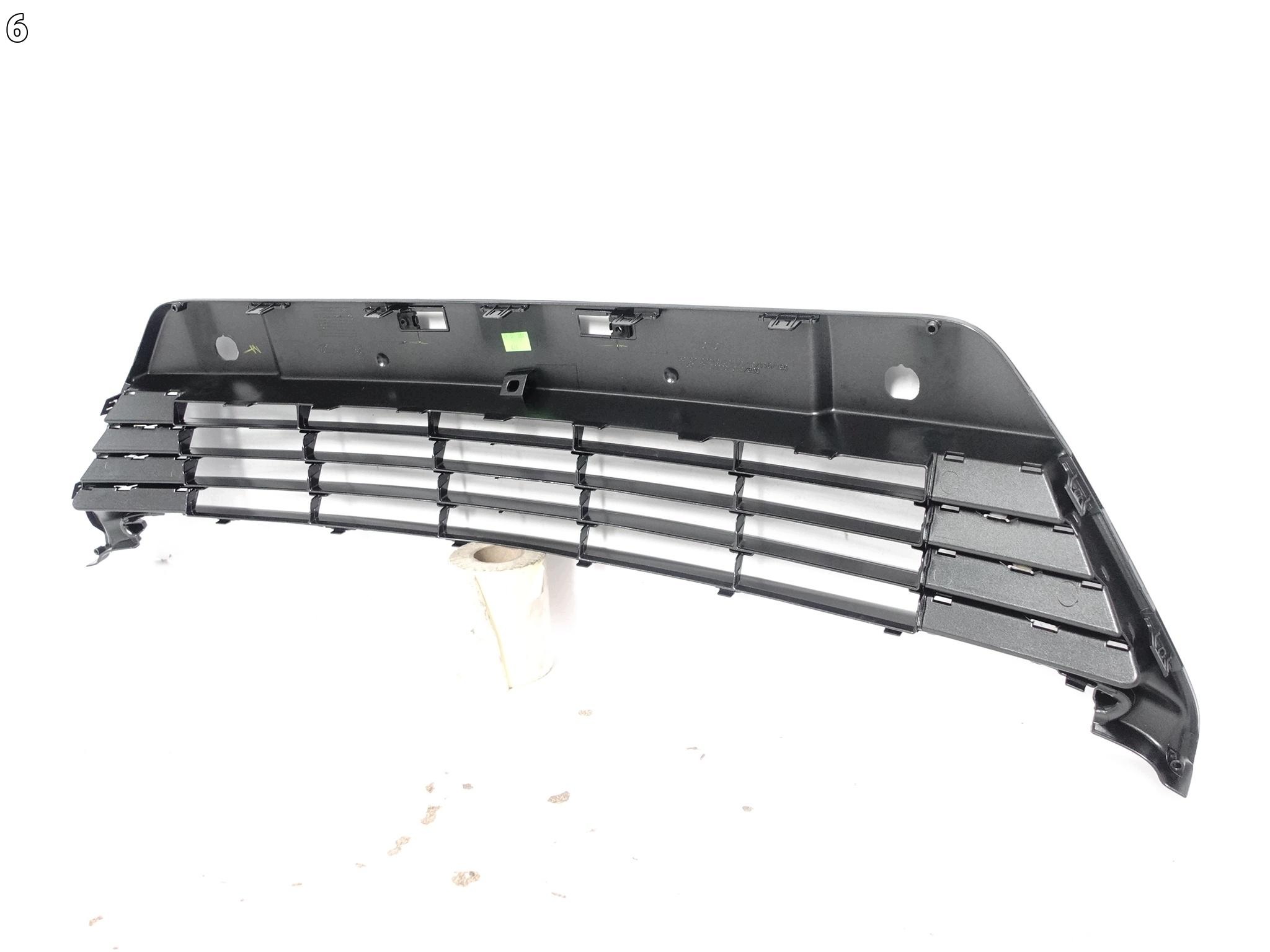 TOYOTA AURIS II 2 E18 E180 12-15 grill grille grid W bumper front (PDC)
