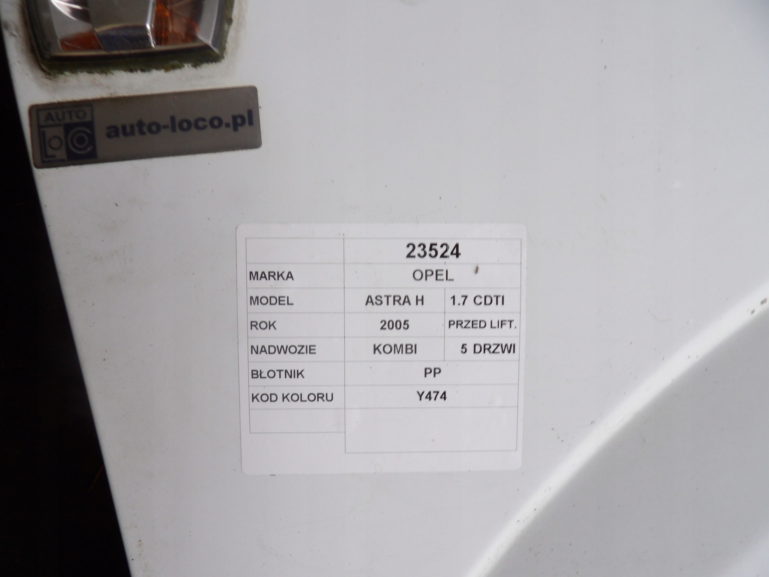 Opel Astra H fender front right lak. Y474 kombi