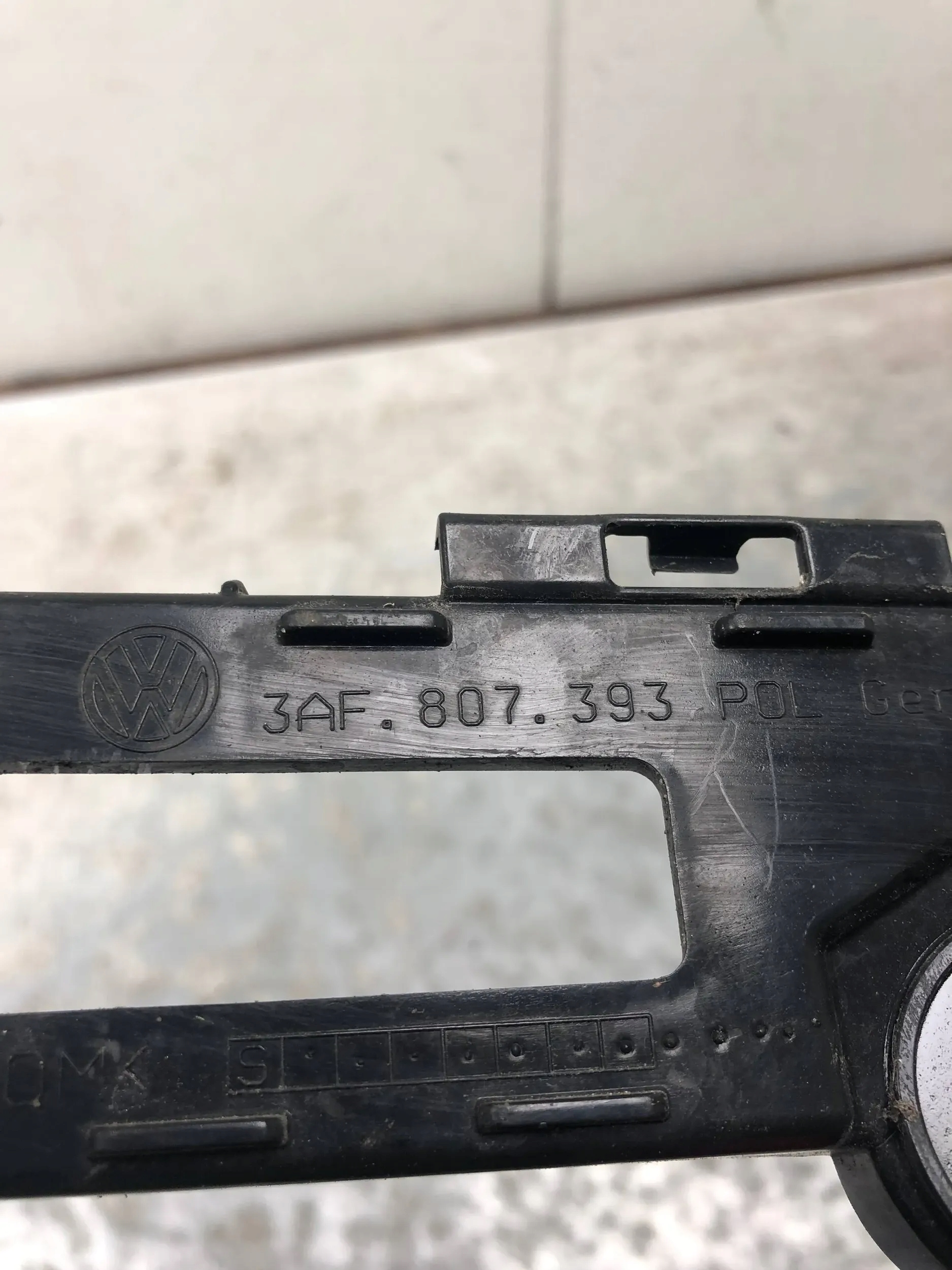 bumper bracket left rear part VW PASSAT B7 KOMBI 3AF807393
