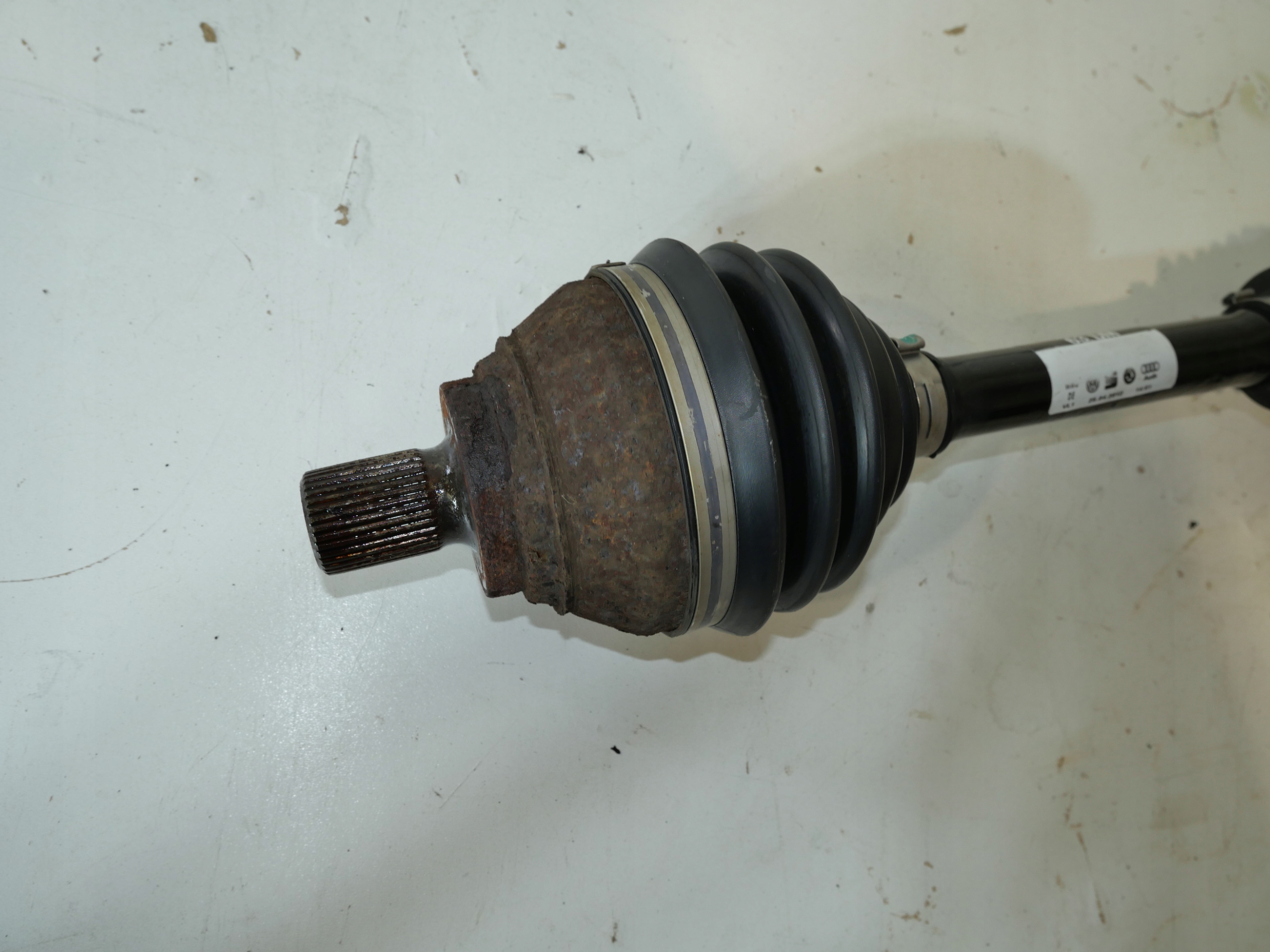 semi-axis front VW TIGUAN 5N0407763D