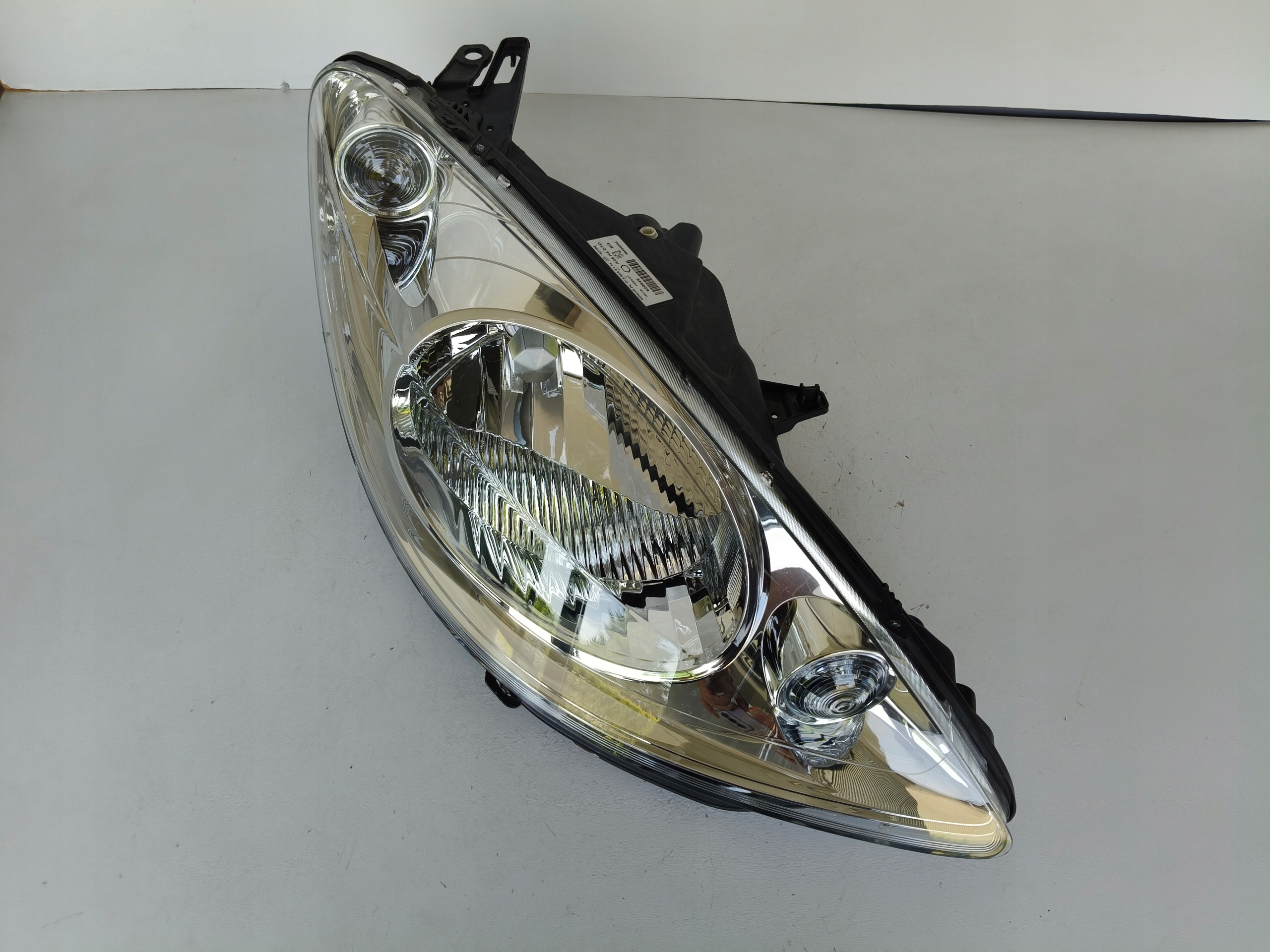 light right REFLEKTOR PEUGEOT 1007