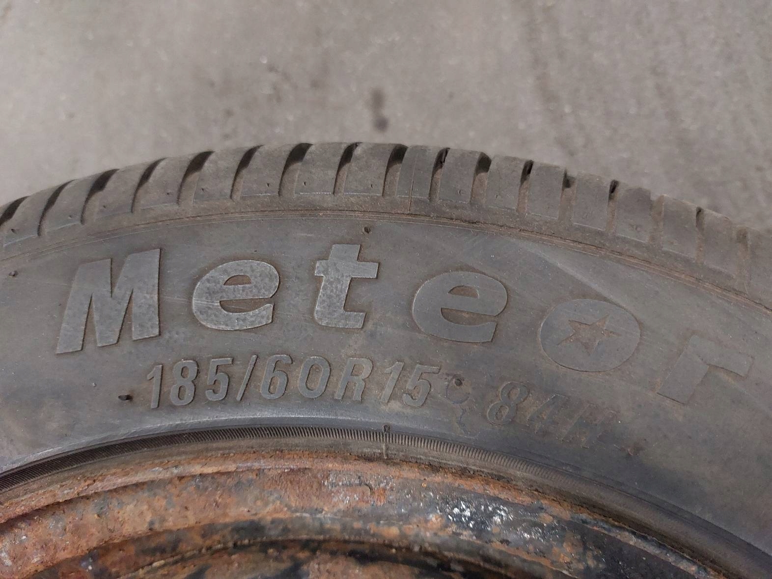 KOŁO OPONA FELGA ZAPAS 4X100 FI56,6 185/60R15 OPEL Marka opon inna