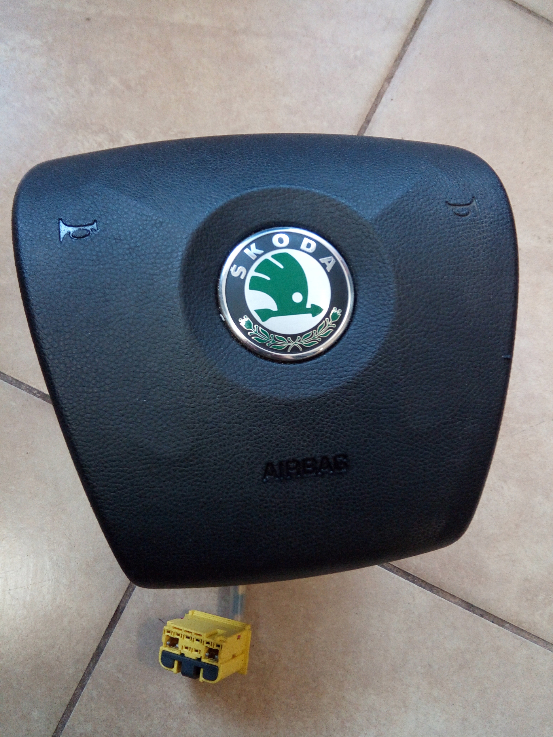 5J0880201D 5J0880201B - ПОДУШКА БЕЗПЕКИ SKODA FABIA II 5J0880201*