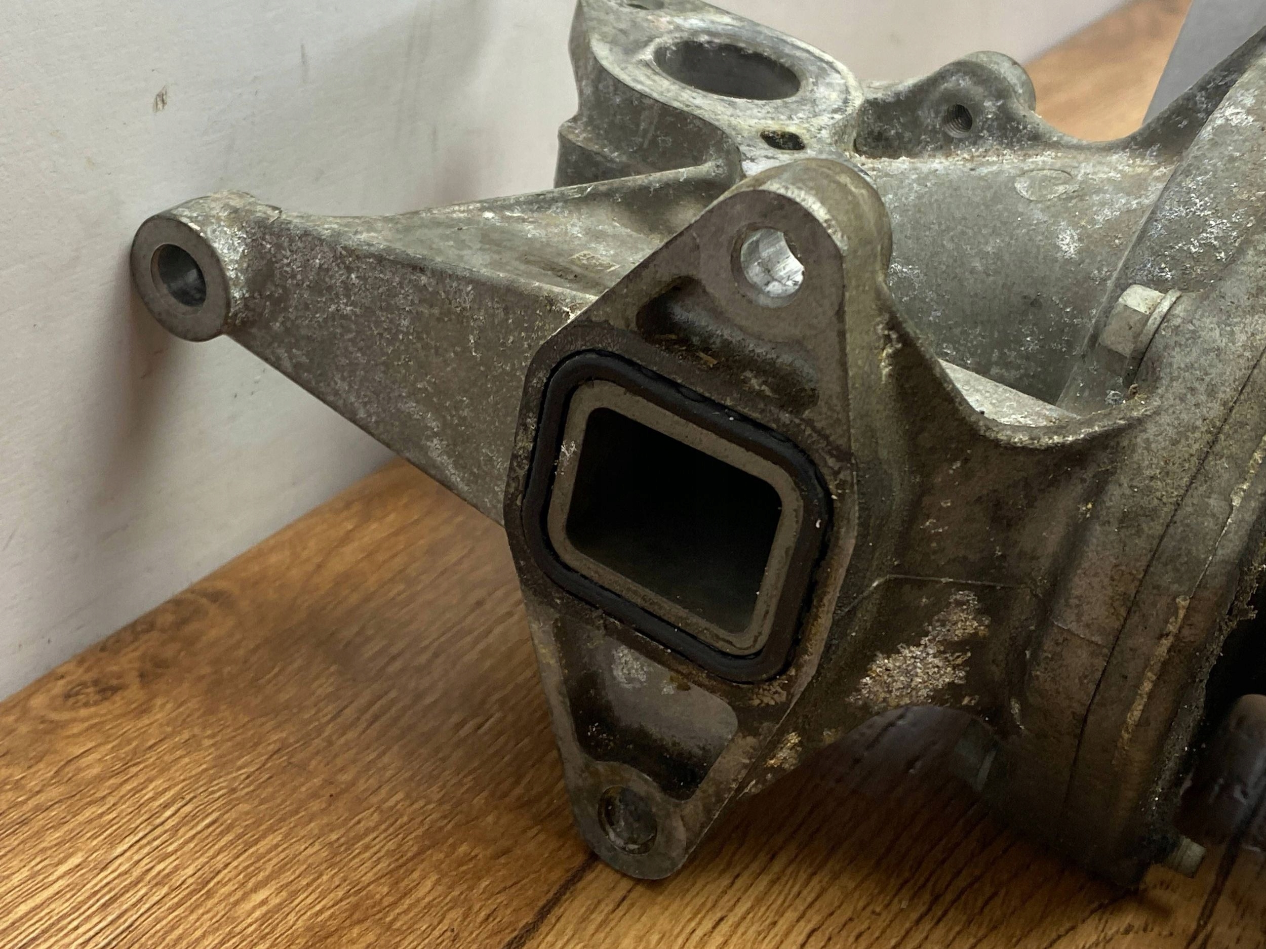 water pump Chevrolet Camaro 2016+ 2.0t