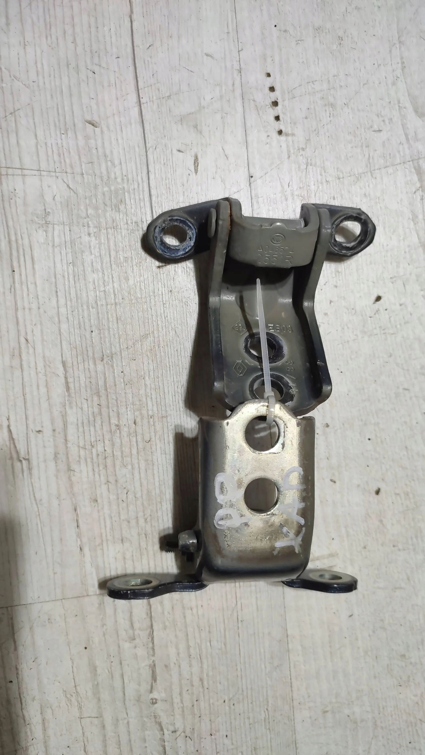 Renault Kadjar 17r 1.5dci front side right hinges