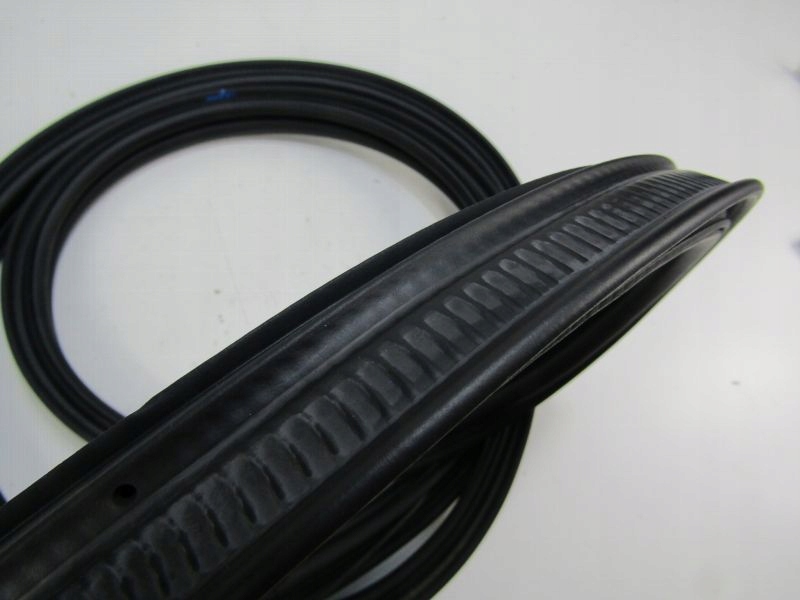 MEGANE IV USZCZELKA POKRYWY KLAPY BAGAŻNIKA Typ samochodu Samochody osobowe