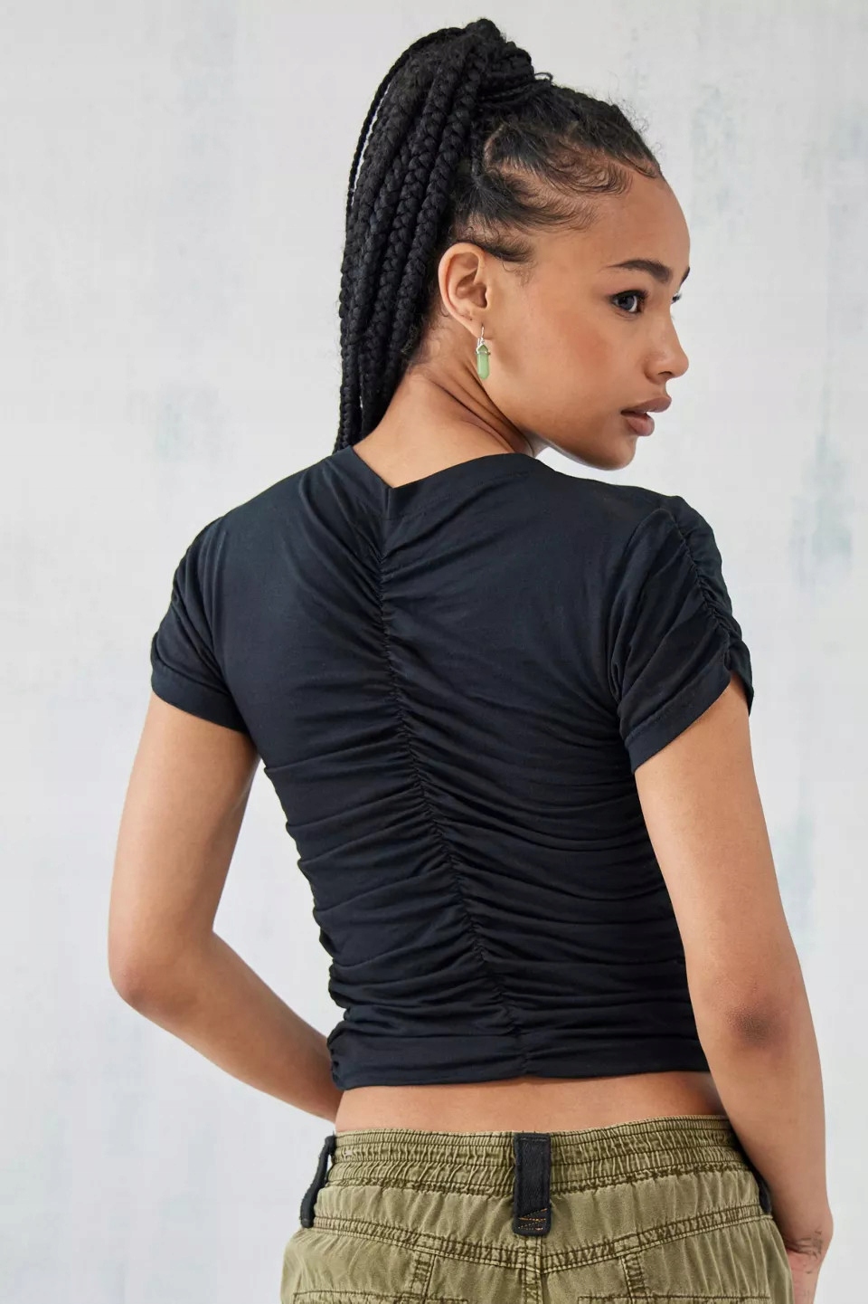 Urban Outfitters NH5 iri čierny top zvlnenie krátky rukáv XS