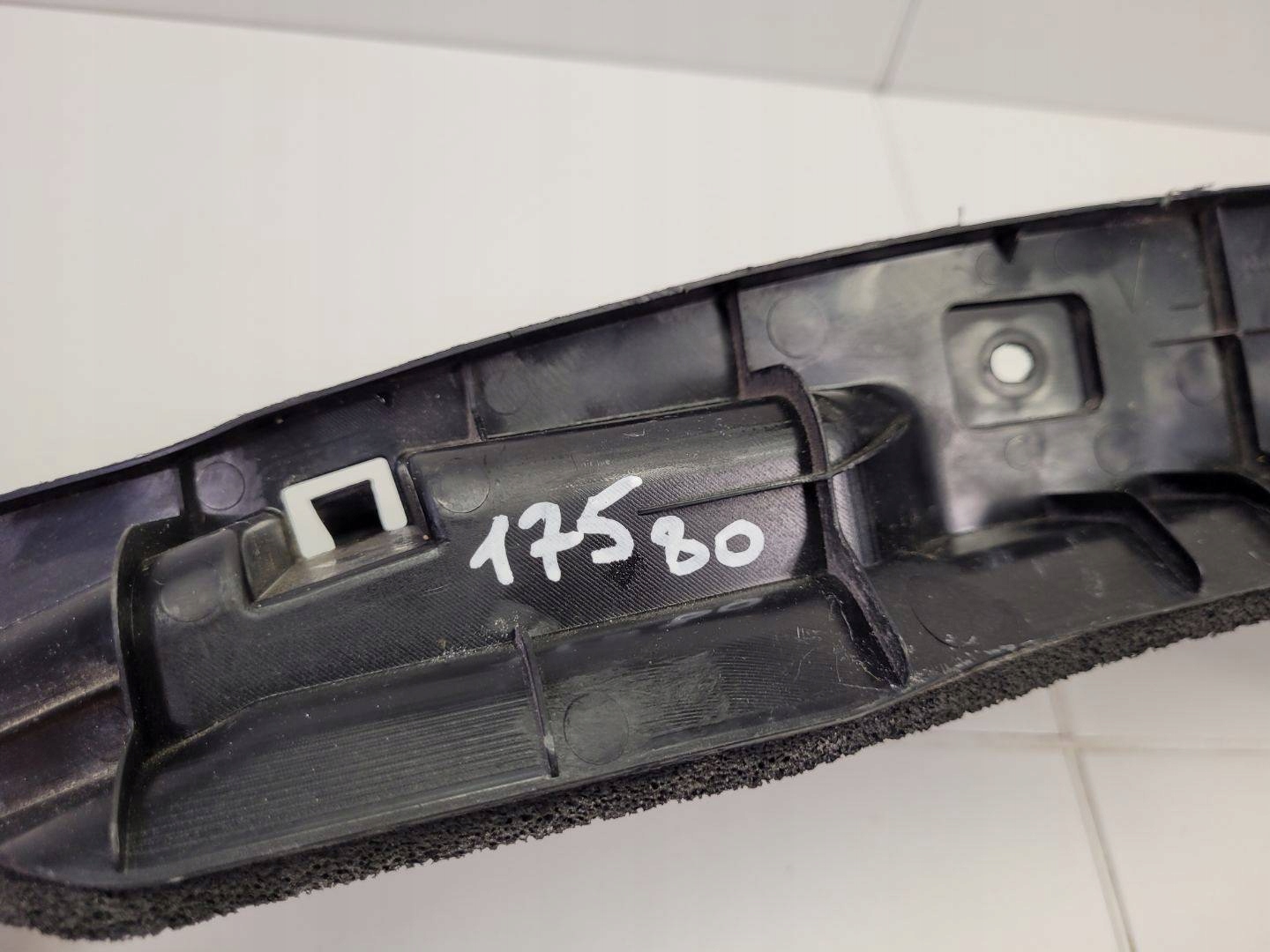 Osłona błotnika przód lewa strona Toyota RAV4 5 (XA50) 2019 52828-42080 Producent części Toyota OE