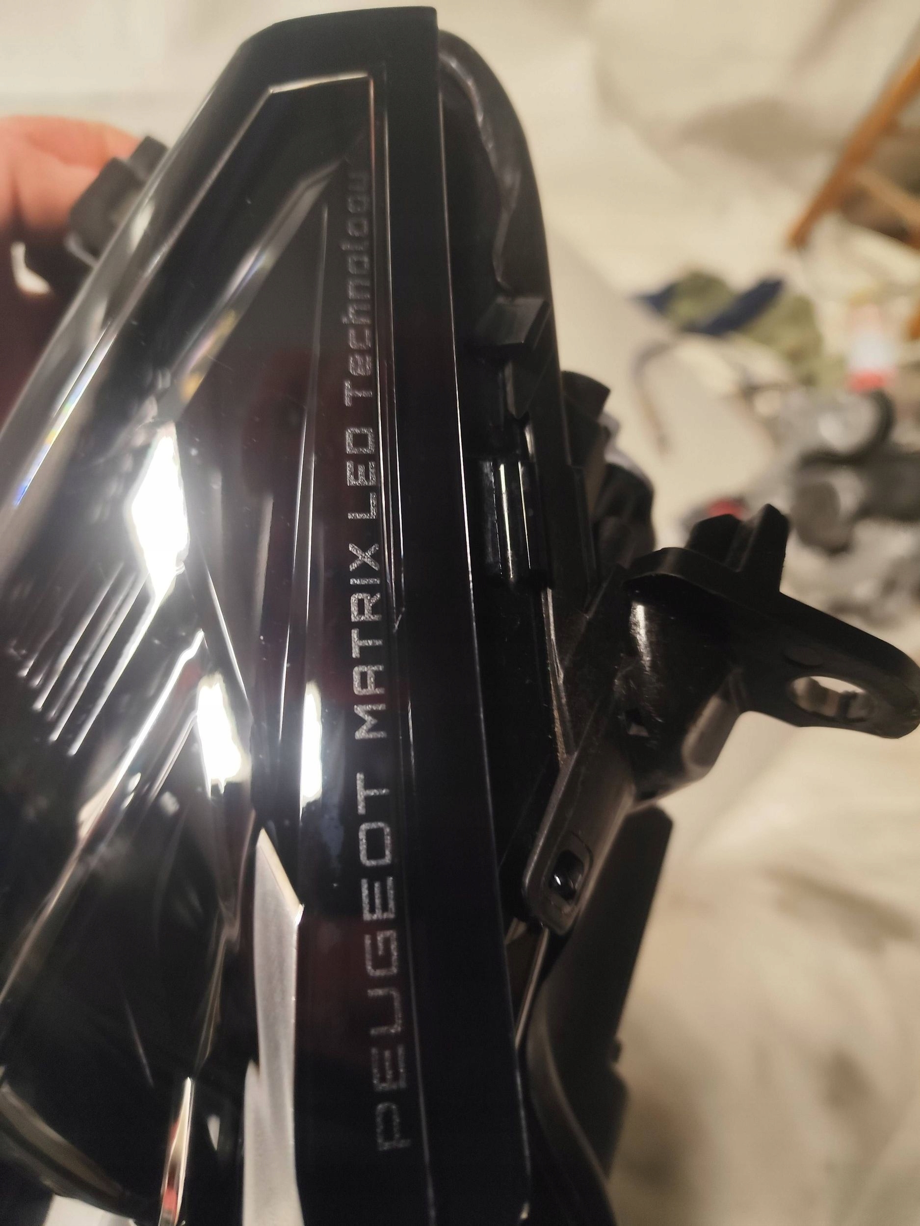 PEUGEOT 408 P54 light front left LED MATRIX 98596621