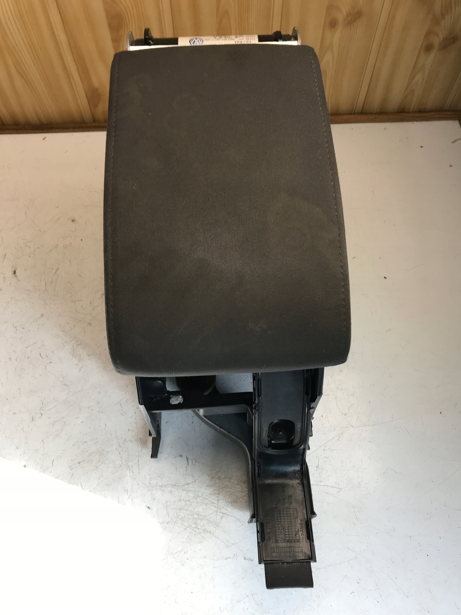 Podłokietnik tunel Volkswagen OE 5M0864207C