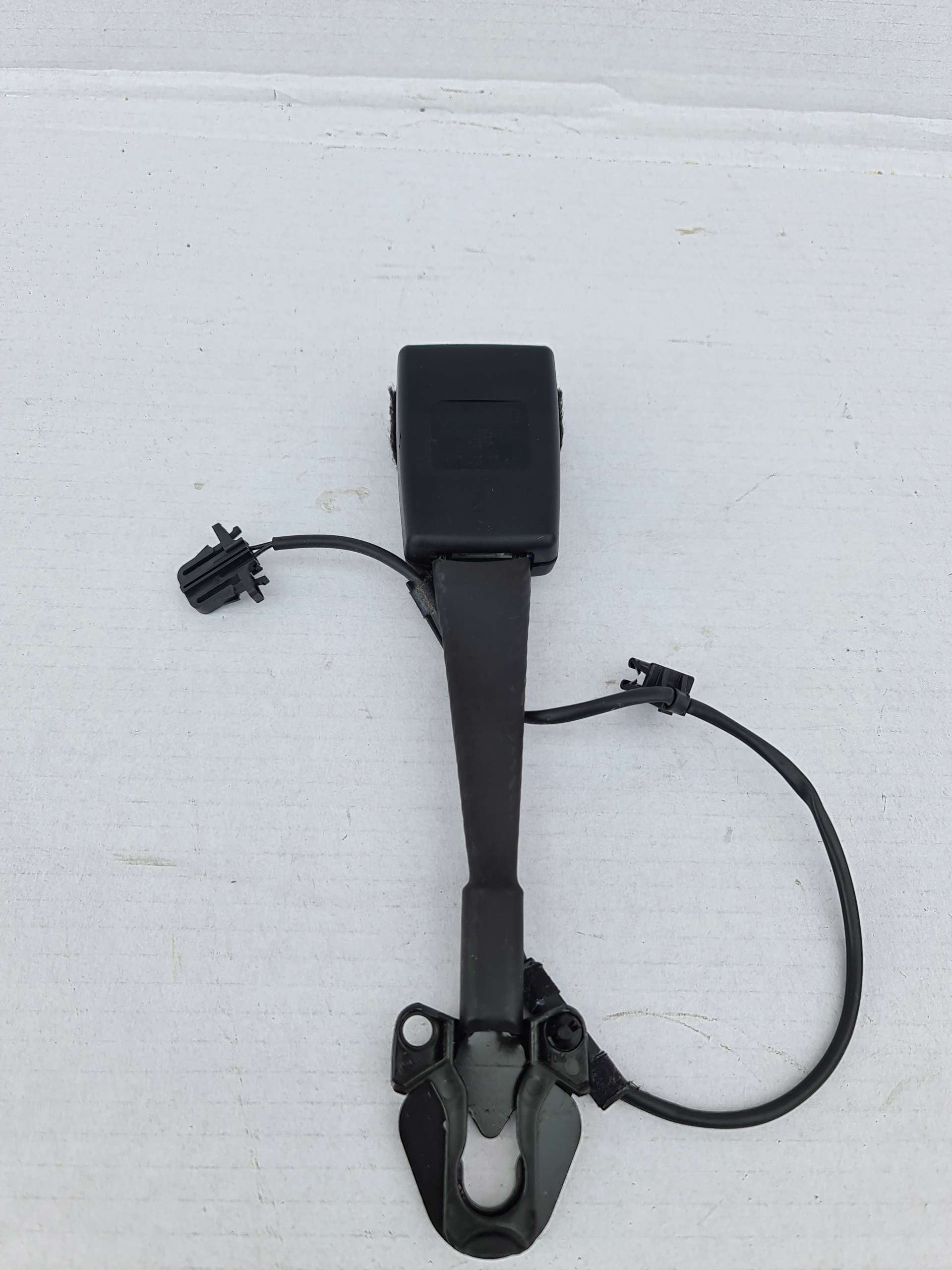 A4 8K пряжка ремня левая 8K0857755F