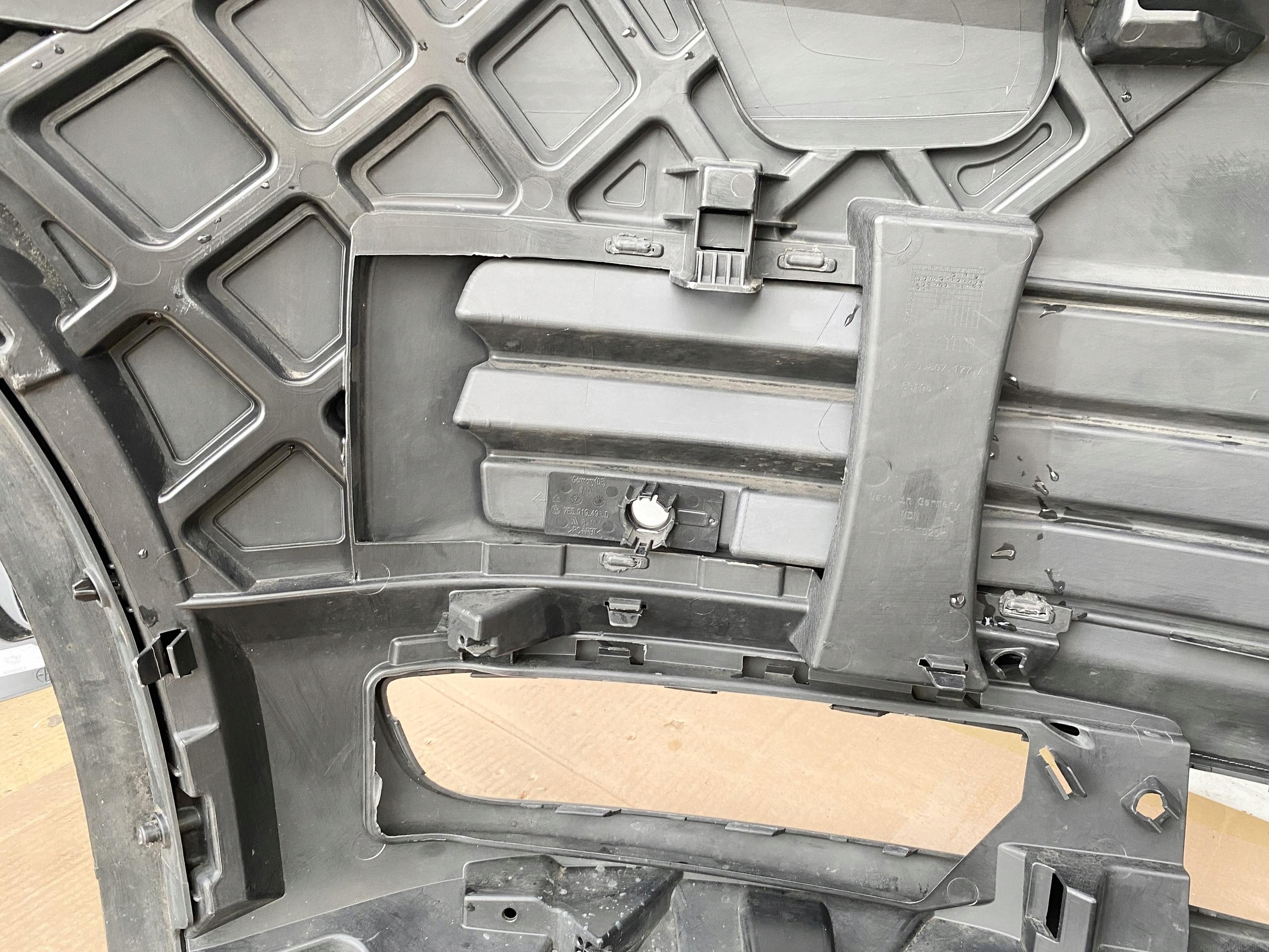 VW T6 Transporter 15- front bumper PDC front 7E0807221D