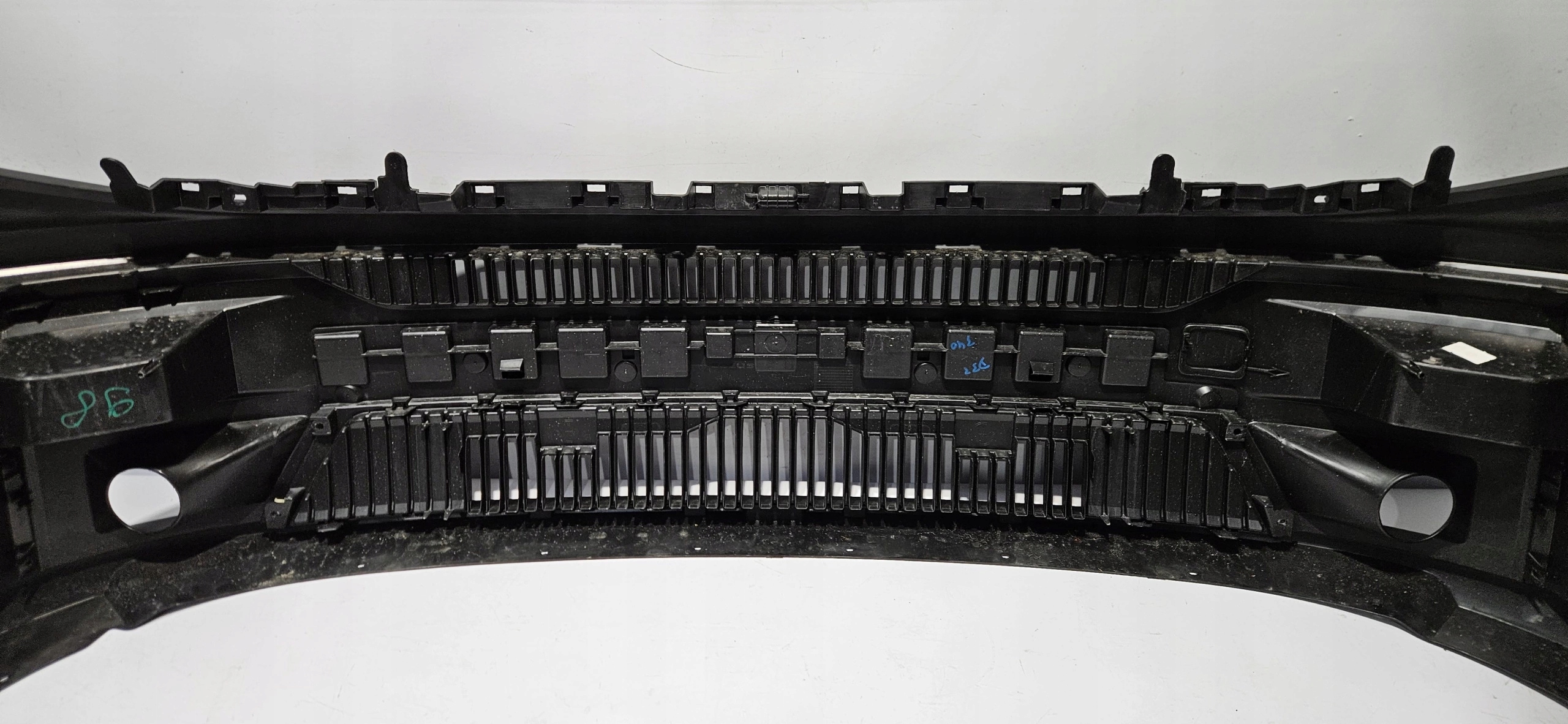 front bumper RENAULT MASTER V 24- original 622541366R