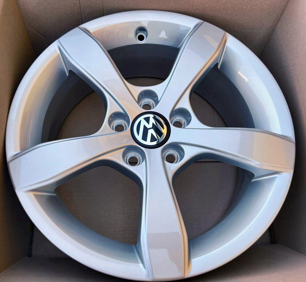 4x NOWE FELGI ALU OE VW POLO GOLF IV BORA 8X0071495 Szerokość felgi 6.0