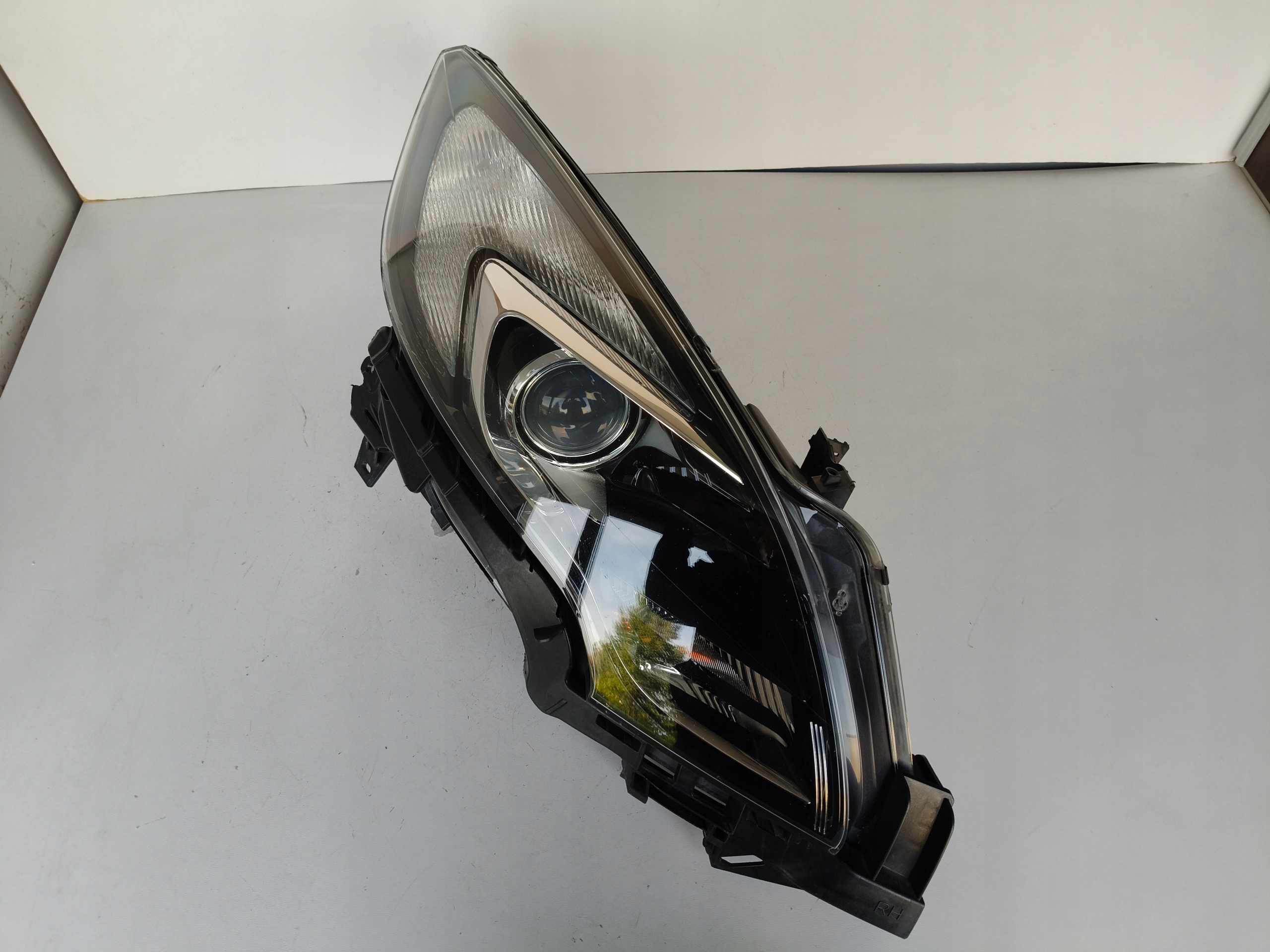 light right REFLEKTOR OPEL ZAFIRA C 12-16