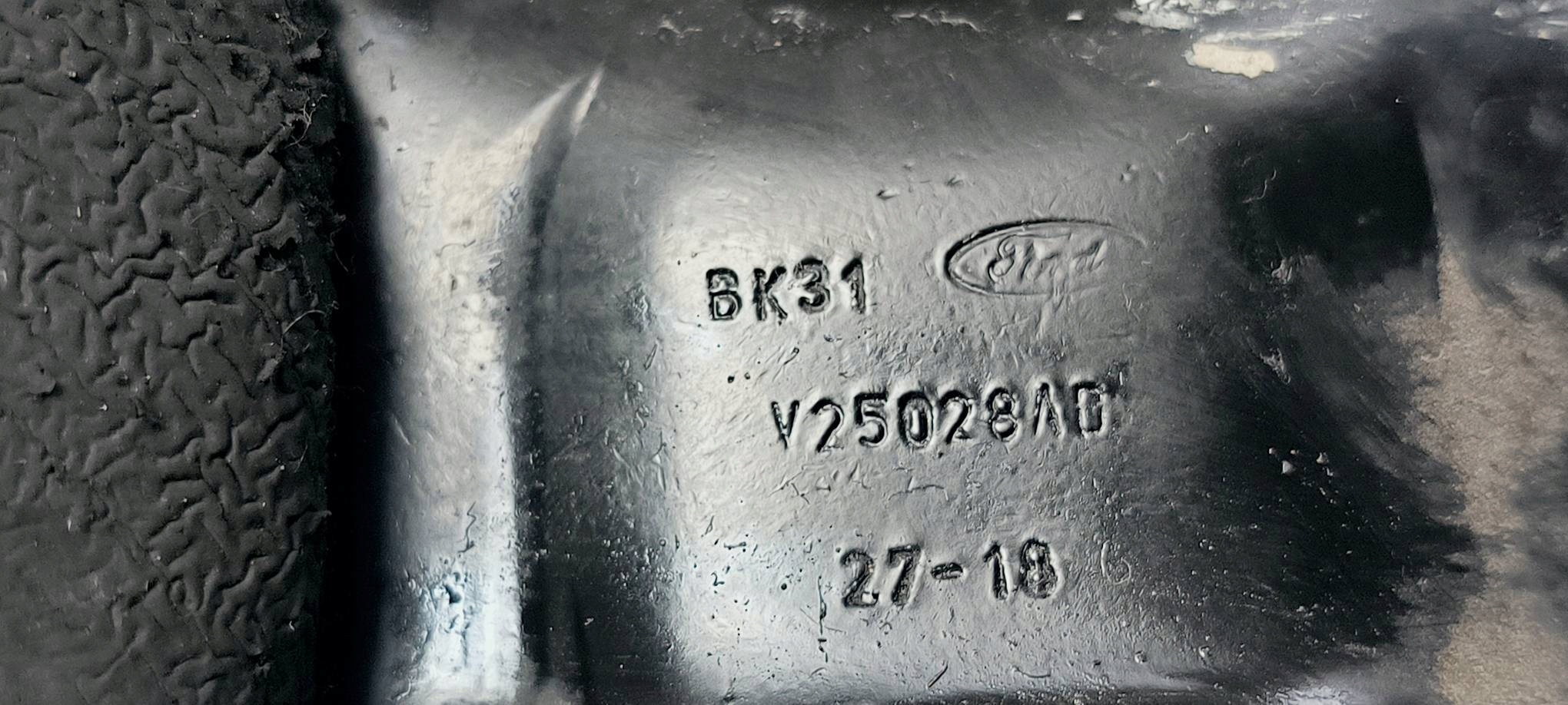 Scharnier Tür V25028A0 FORD TRANSIT MK8