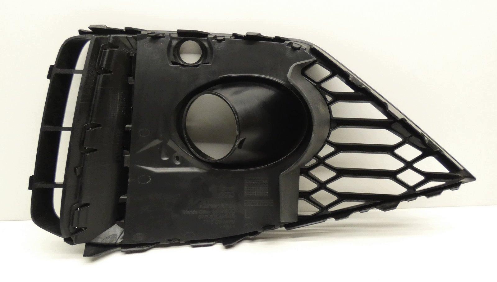 AUDI RS4 LIFT 8W0807681AS 2019- grid of a bumper left