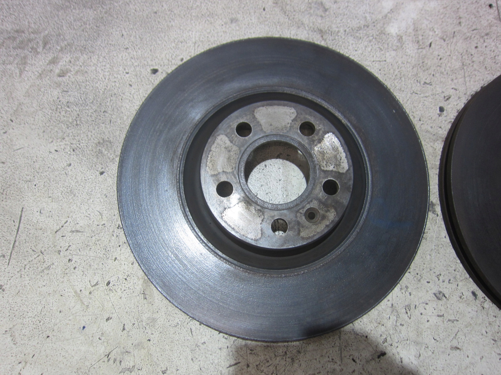 VOLVO XC60 II XC 60 2.0 T5 front discs brake front 322MM 32301393
