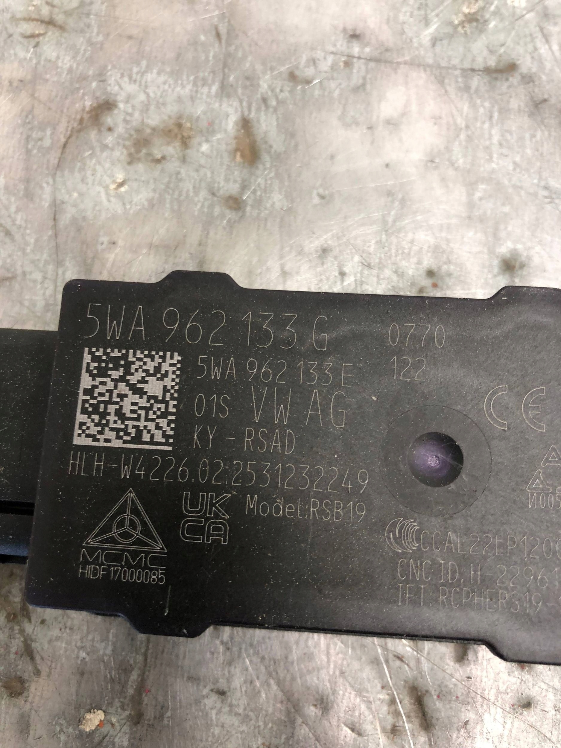 WZMANIACZ ANTENY KEYLESS VW 5WA962133G