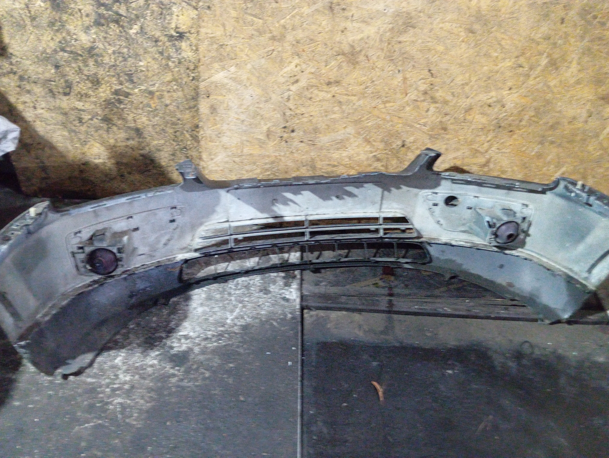 nárazník předek přední FORD FOCUS MK2