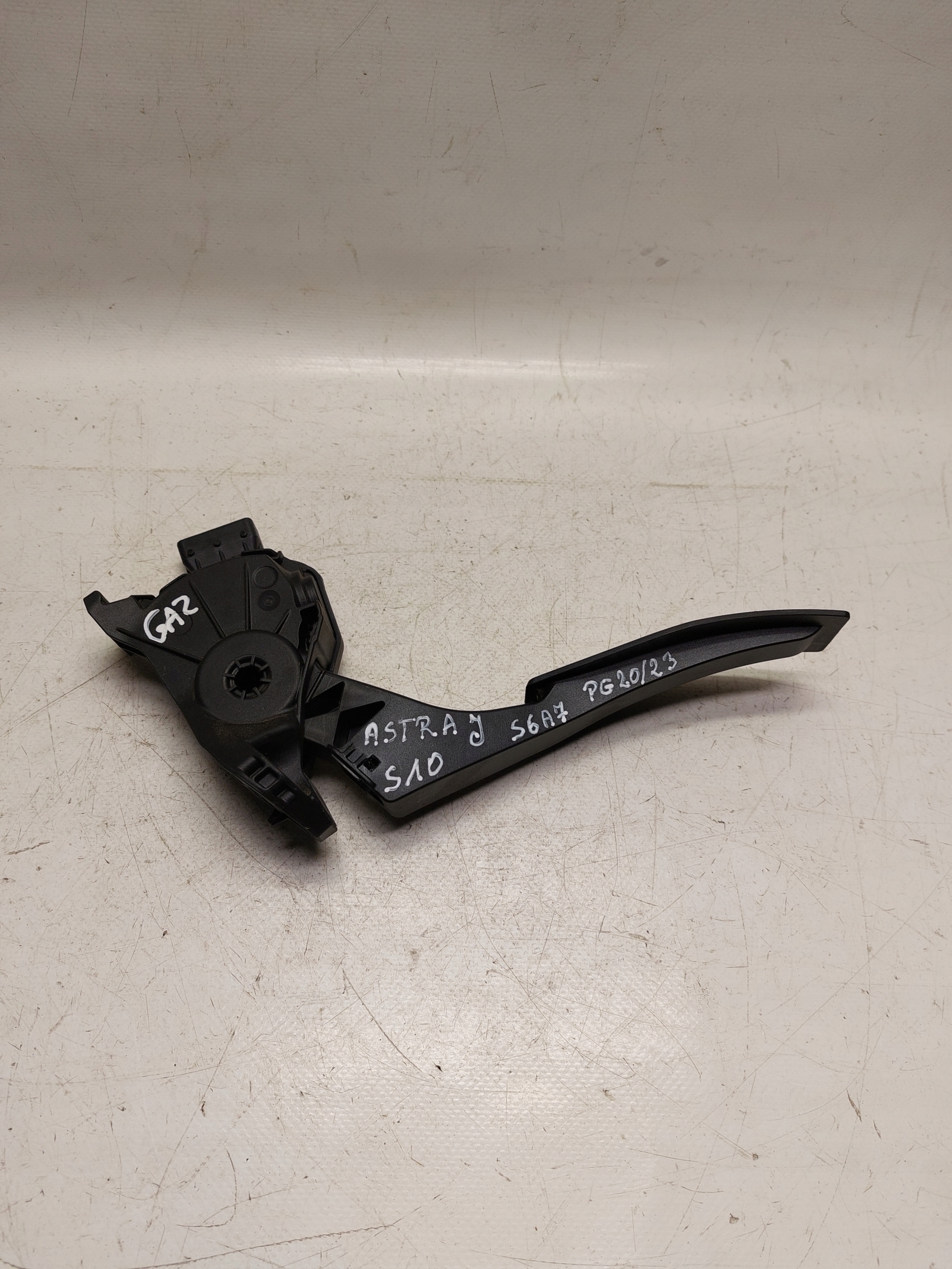 POTENCJOMETR PEDAŁ GAZU OPEL ASTRA J