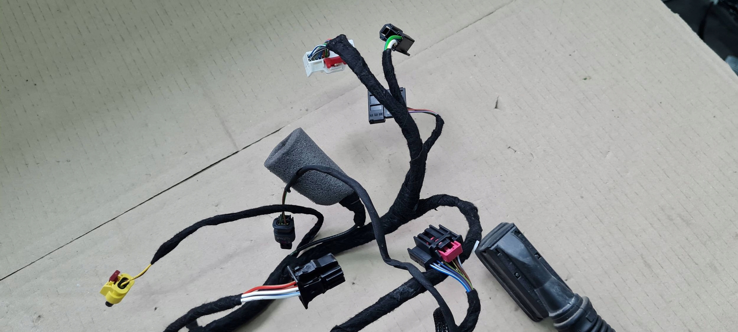 SQ8 4M RSQ8 Q8 bundle wiring door left front below KAMERE 4M8971029FP