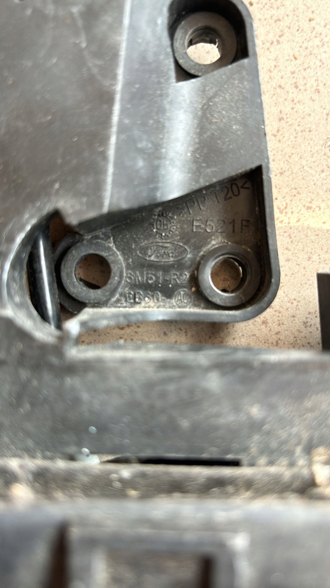 lock door TYLNYCH FORD C-MAX 3M51R26 240015103