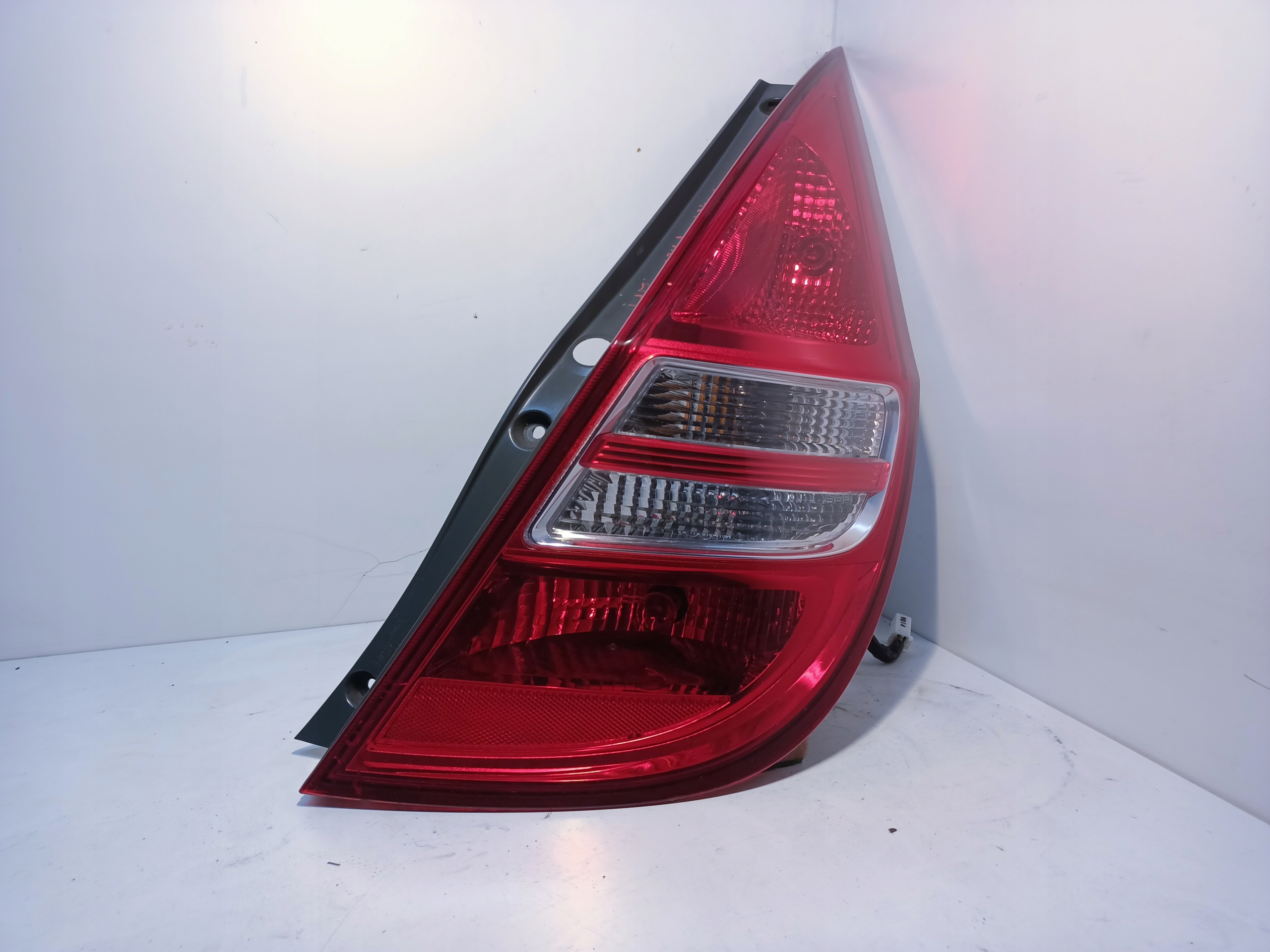 HYUNDAI I30 HB light right rear part rear 92402-2R0 07