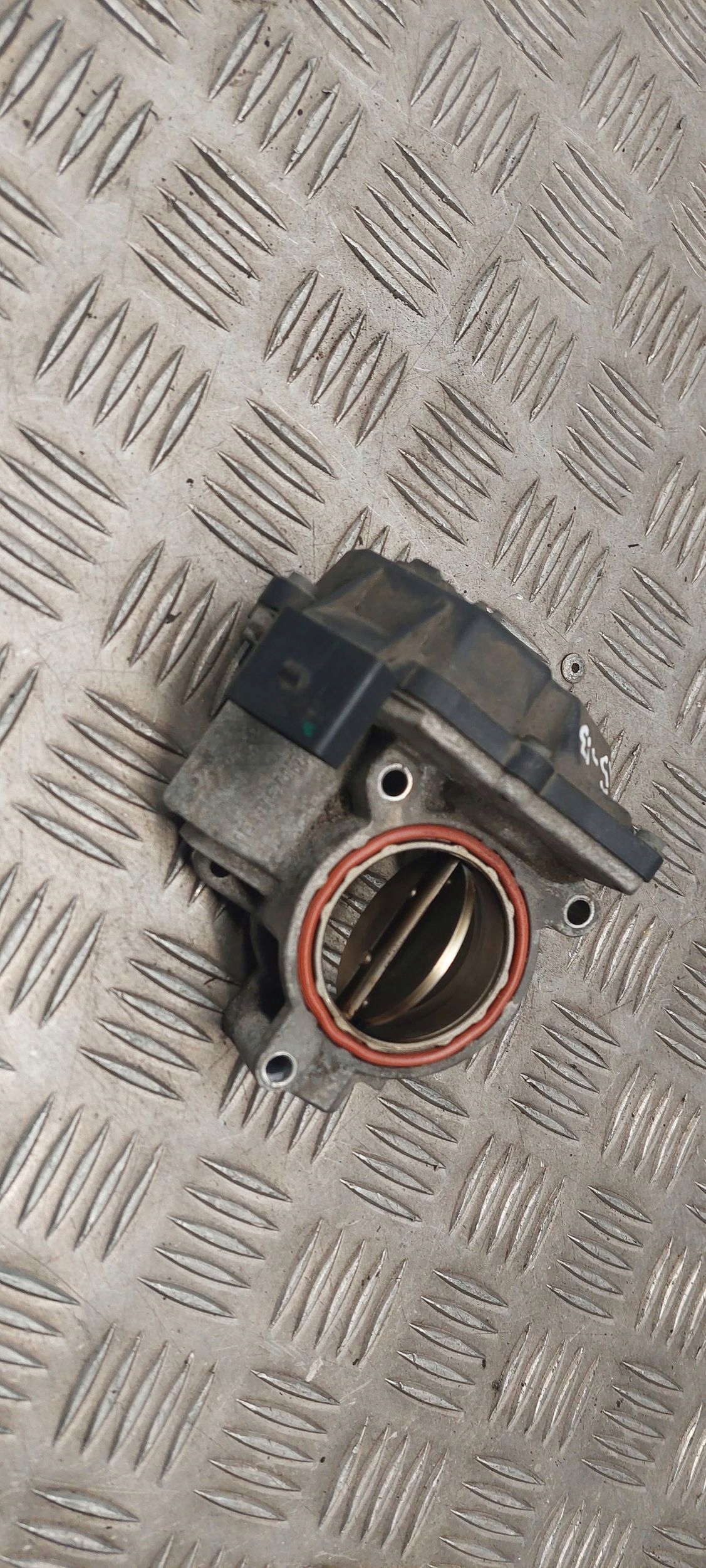 Audi Q5 SQ5 2014 клапан