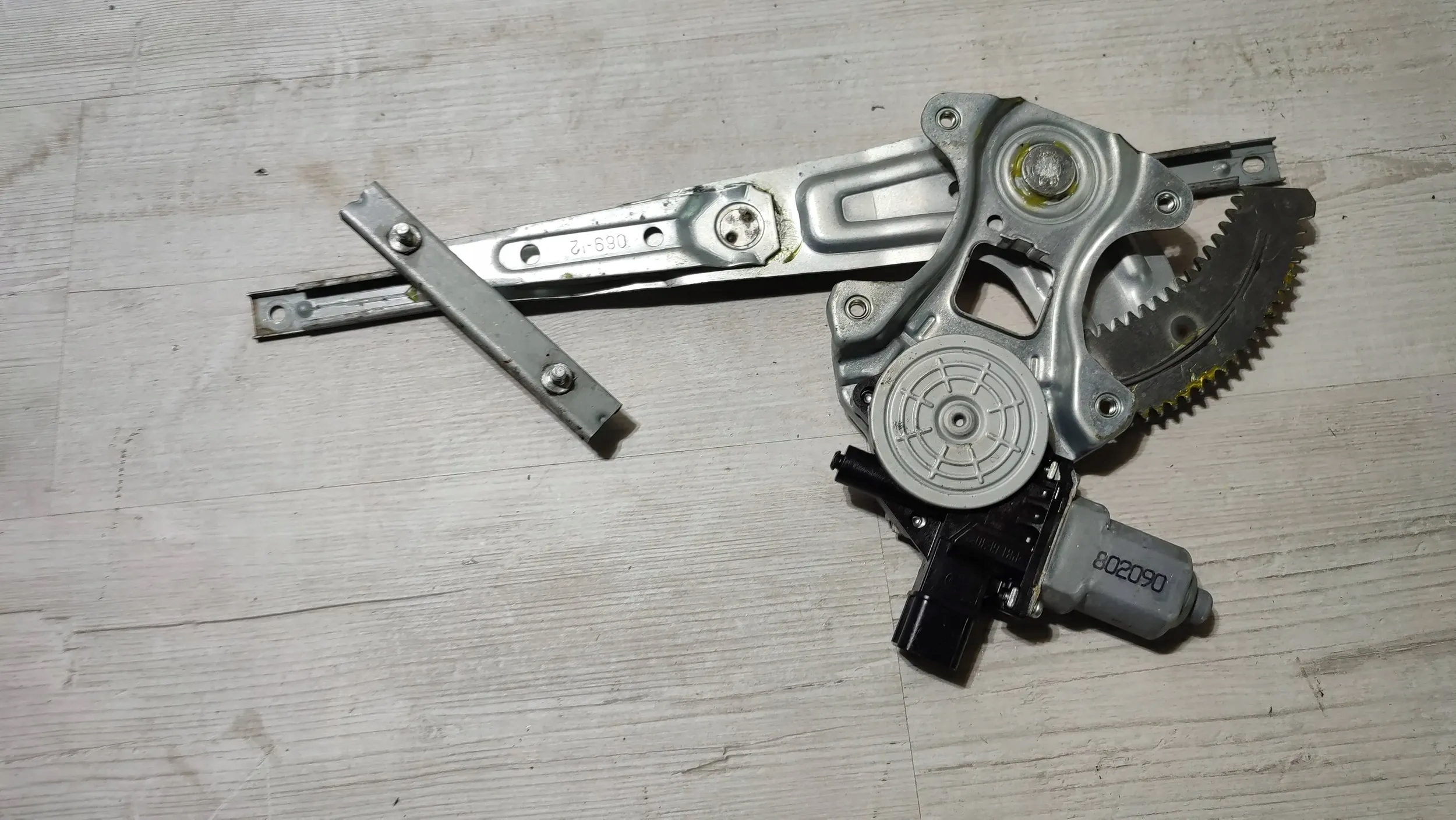 Mitsubishi ASX 18r. 1.6DiD rear part side right window regulator