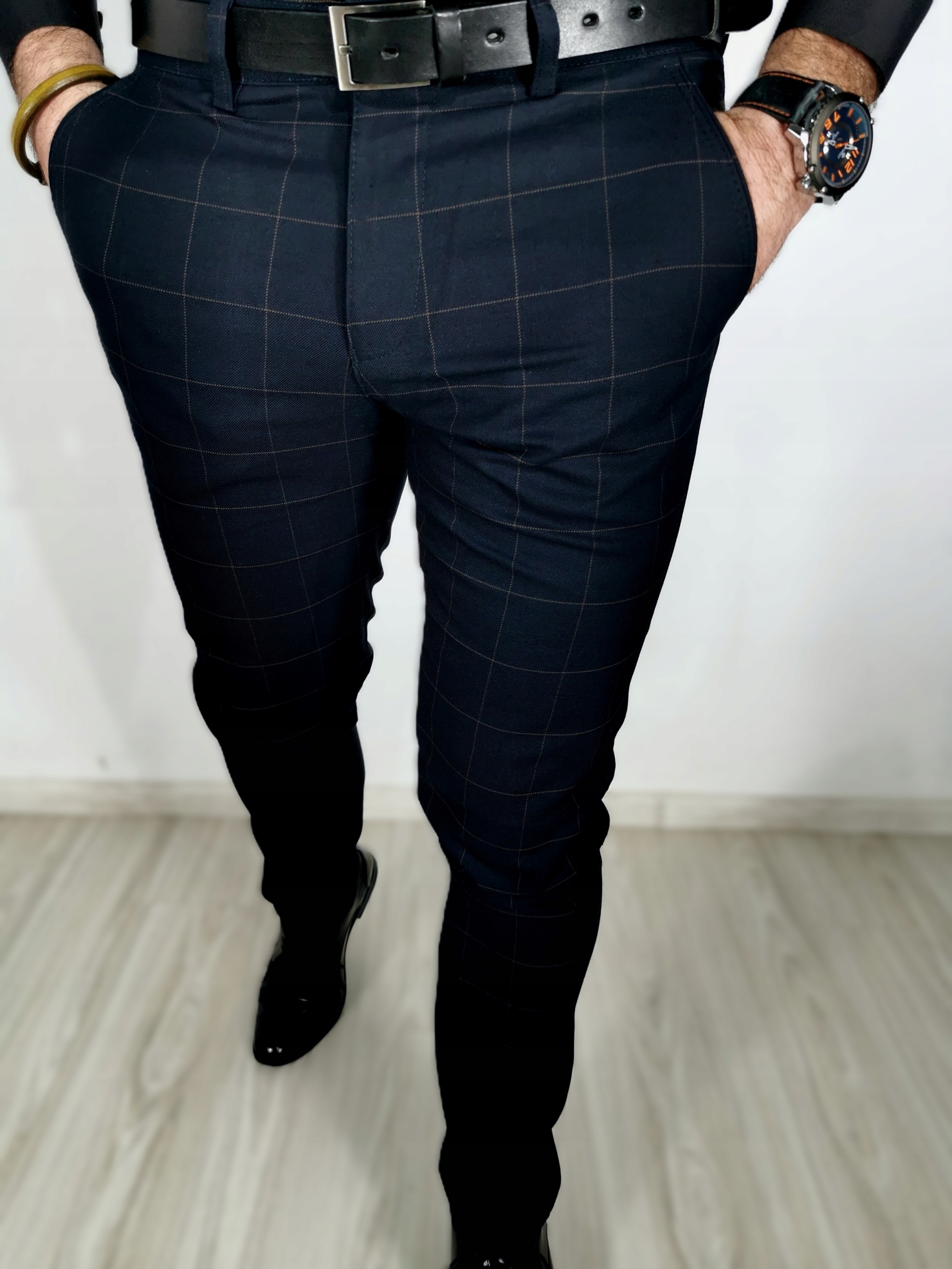 Pánské tmavě modré elegantní kalhoty s hnědým kostkovaným vzorem, zúžené, Sd 40