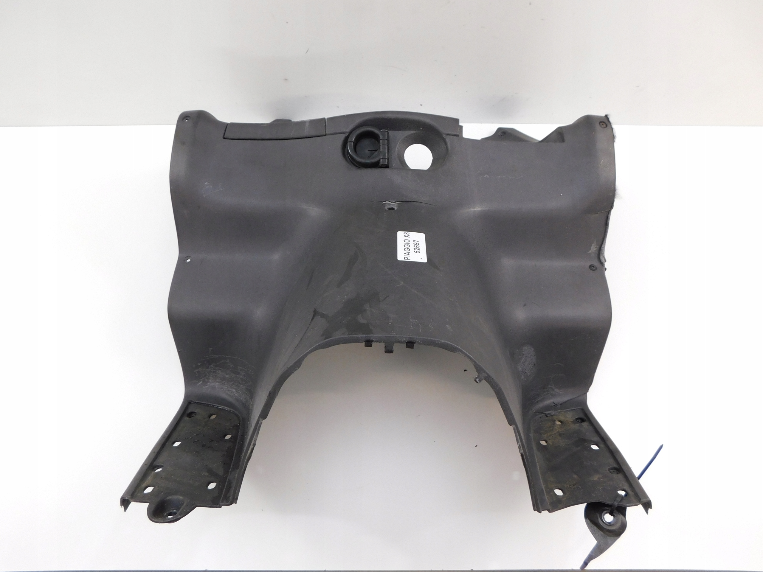 PIAGGIO X8 125 кабіна