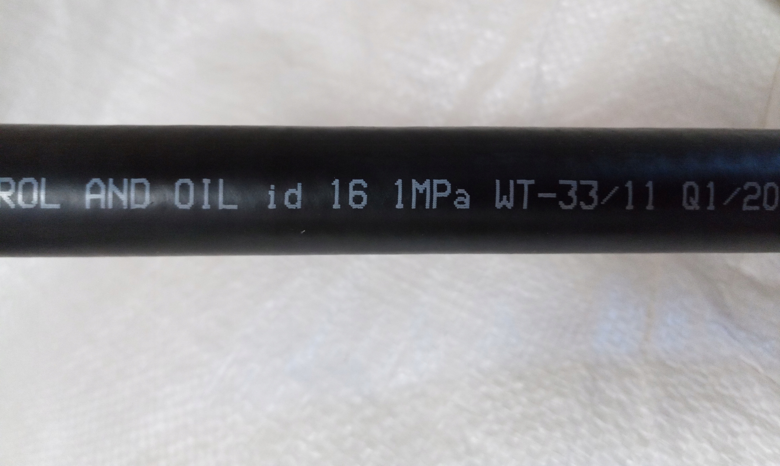 

Wąż do paliwa benzyny i oleju 16mm