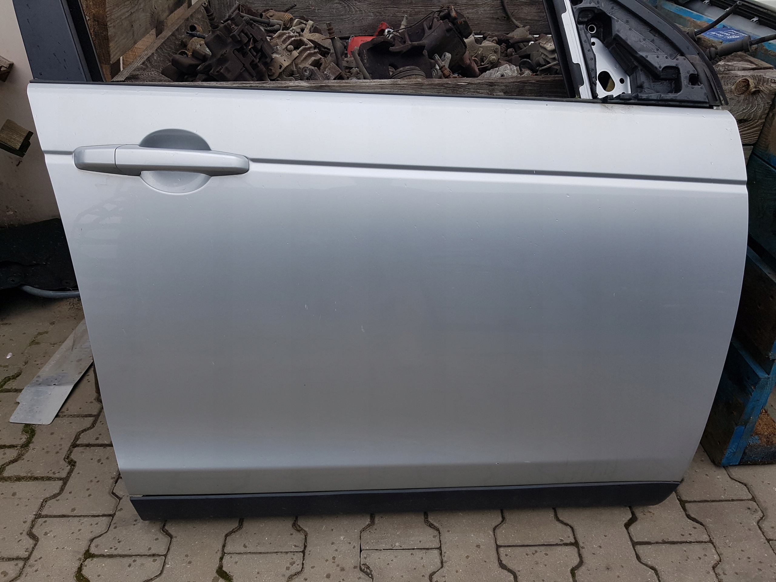 LAND ROVER DISCOVERY SPORT L550 15r- DRZWI PRAWE PRZÓD 863 Numer katalogowy części DISCOVERY SPORT L550 DRZWI PRAWE PRZÓD