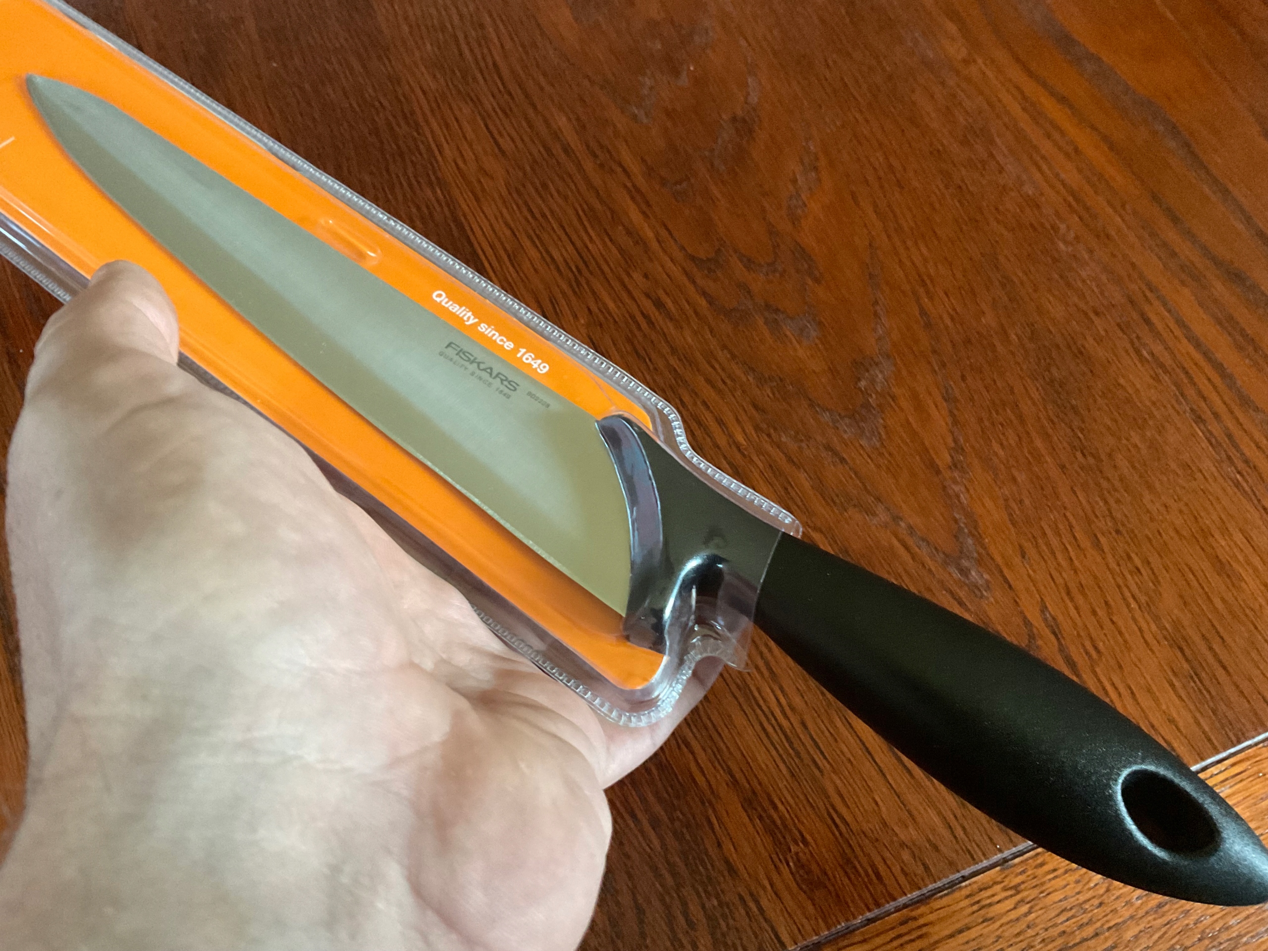 NÓŻ FISKARS UNIWERSALNY KUCHENNY DO KUCHNI 21cm OSTRY ZMYWARKA DŁUGI Materiał ostrza ze stali