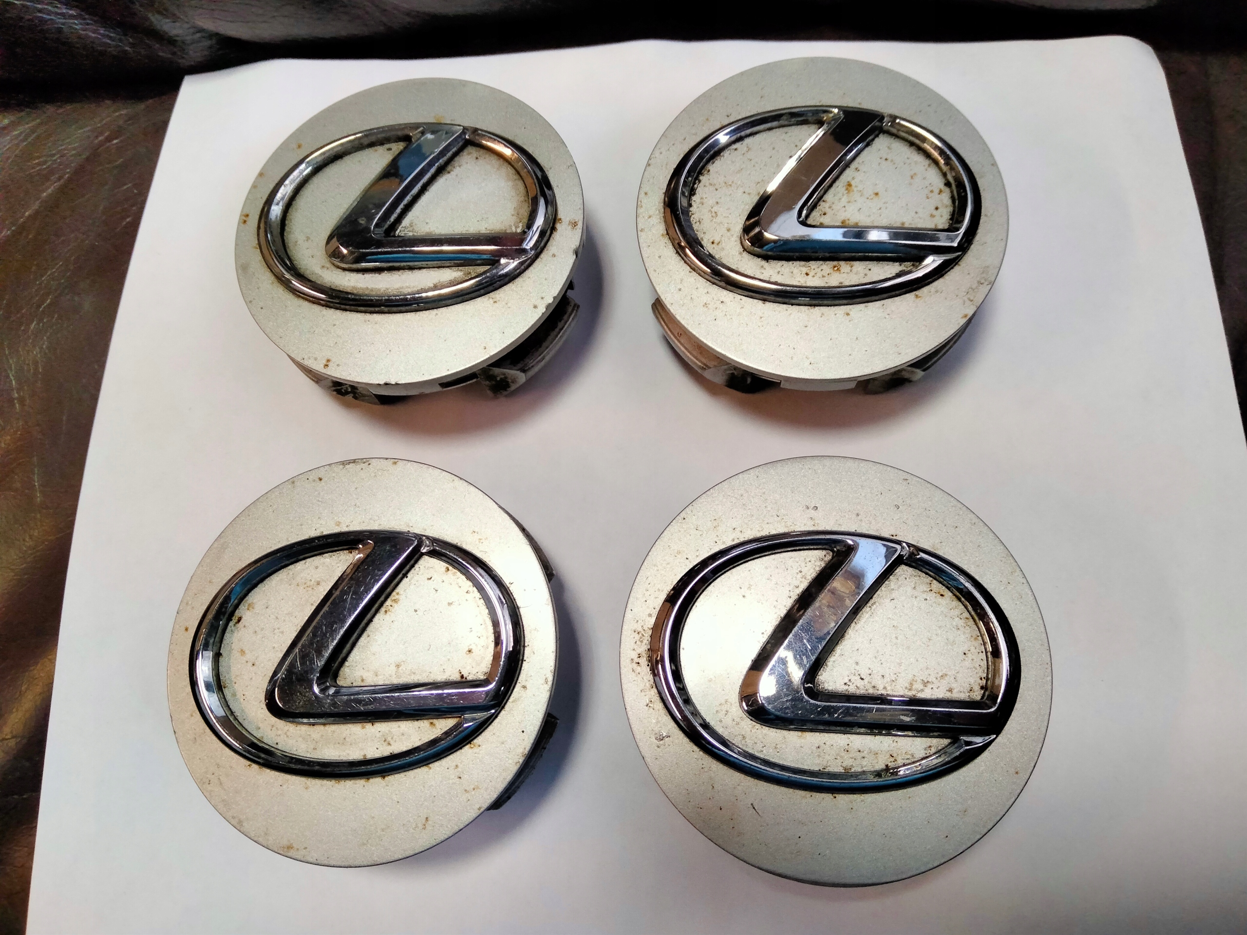 4X задняя крышка LEXUS оригинал