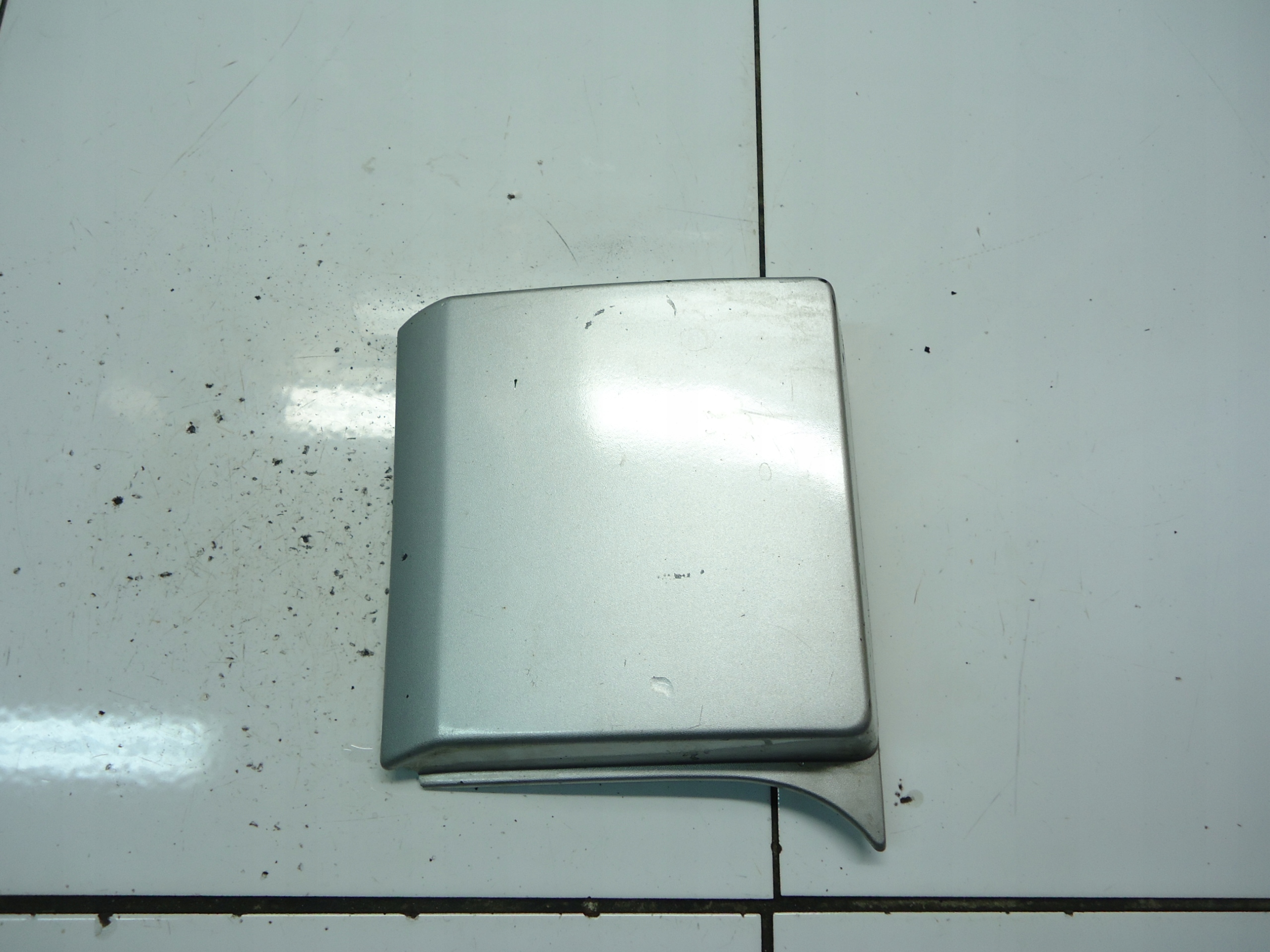 RENAULT TRAFIC III moulding SLUPKA left front 798194839R