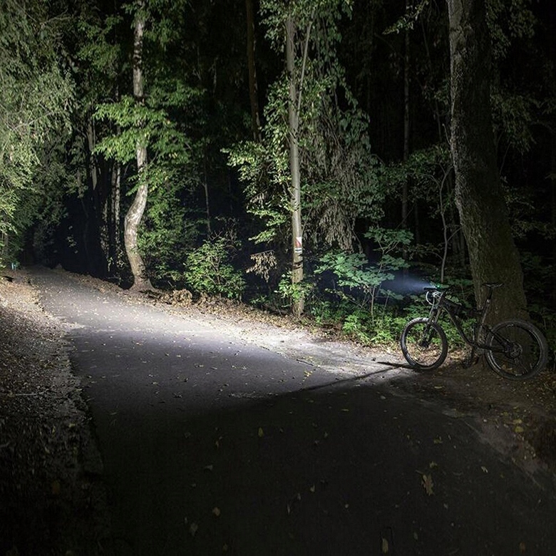 LAMPKA ROWEROWA LED PRZÓD 1800 LUMENÓW MOCNA + TYŁ Kod producenta S103